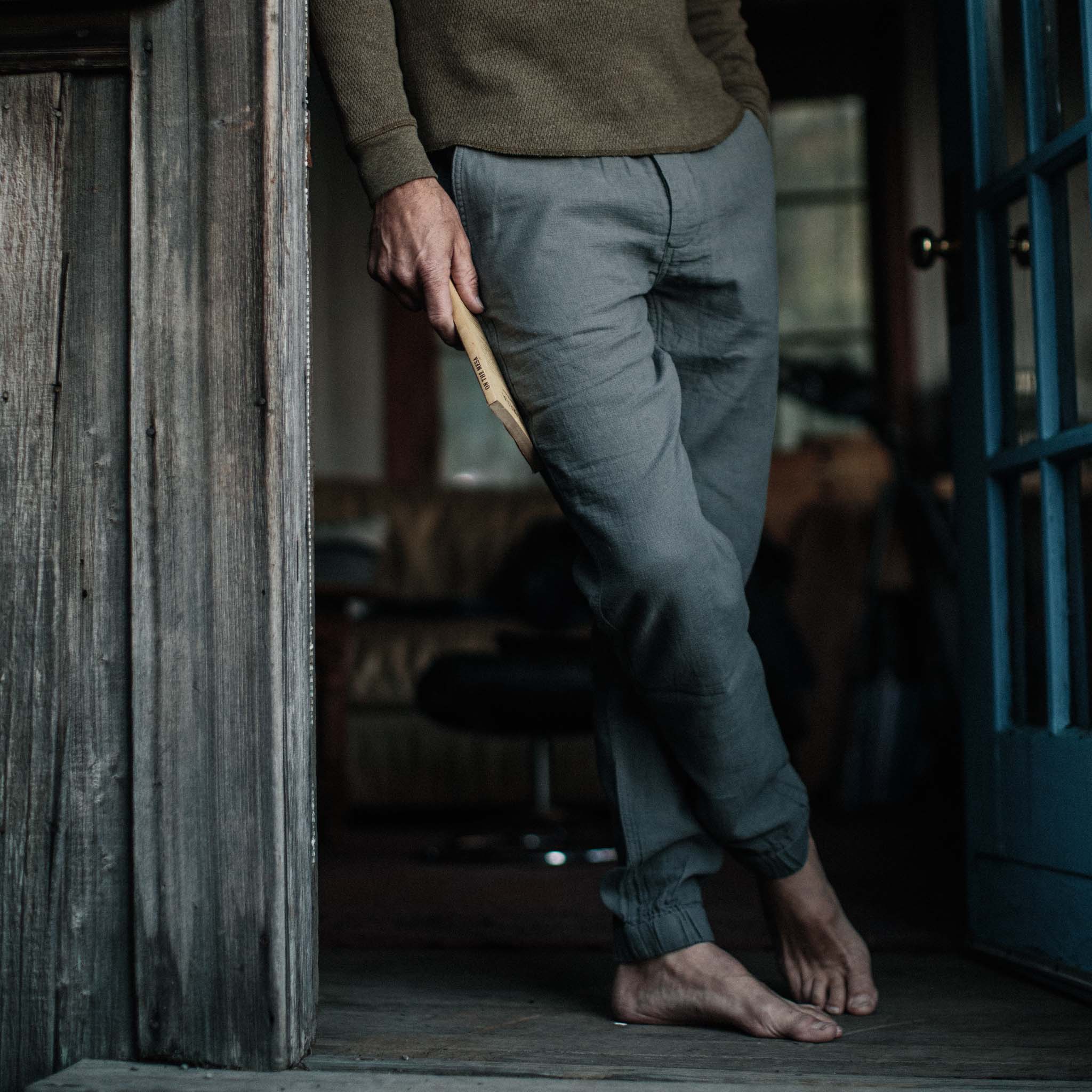 The Apres Pant in Charcoal Double Cloth ('21) - Image 2