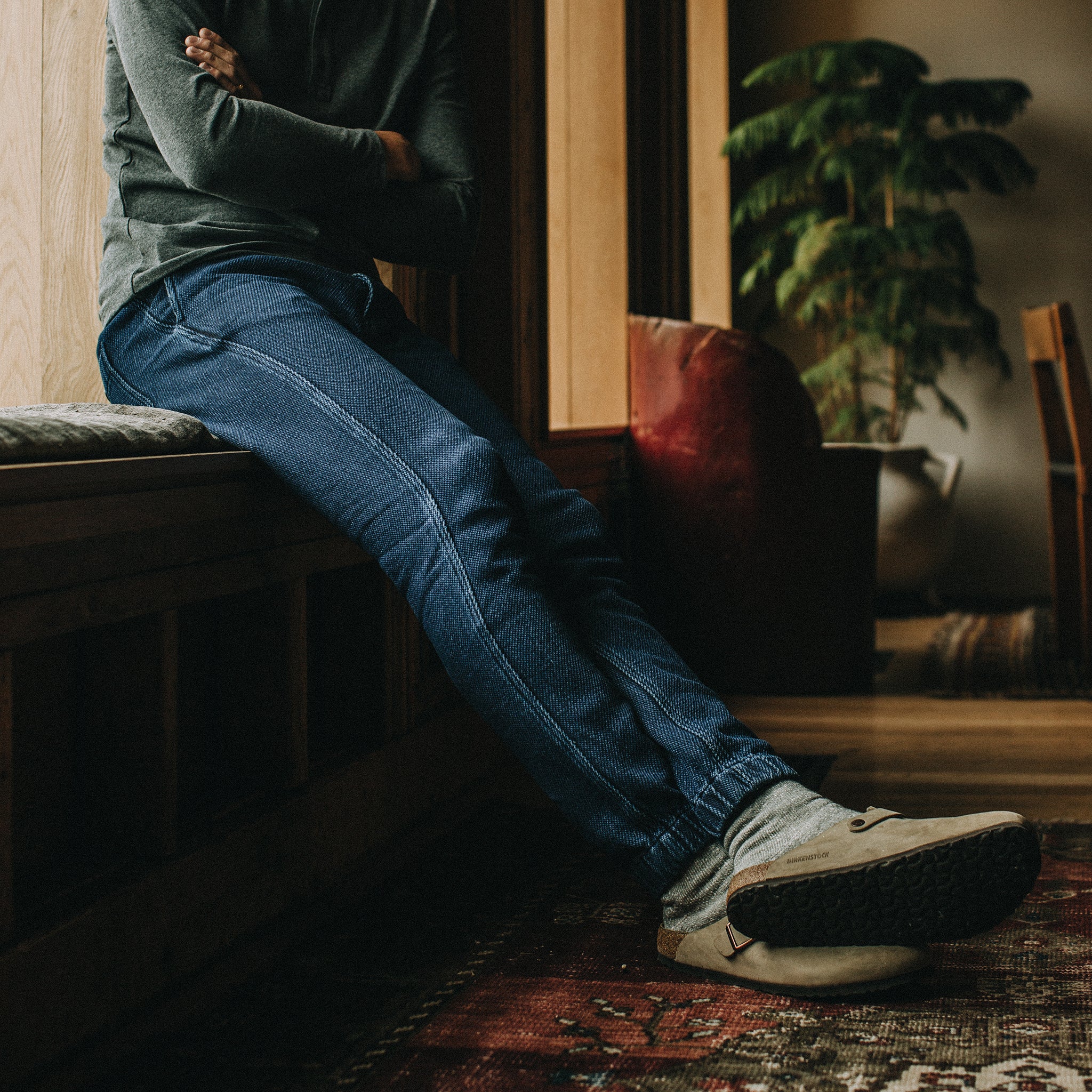 The Apres Pant in Indigo Cross Dye - Image 2