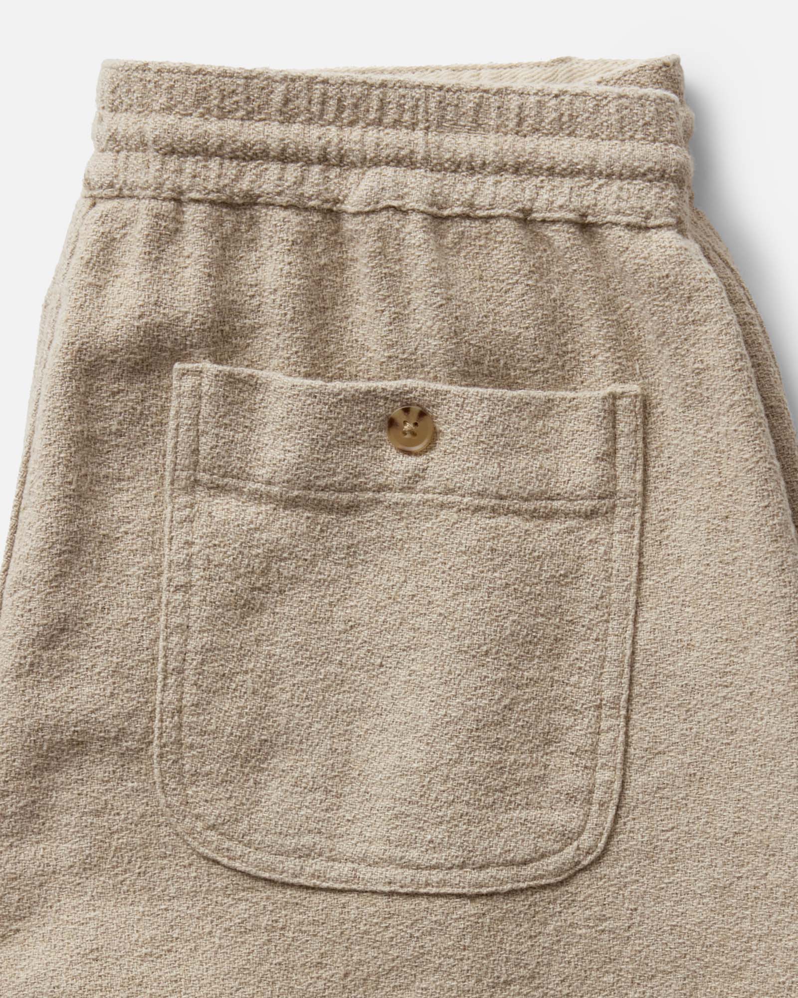 The Apres Short in Heather Oat Crepe - Image 6
