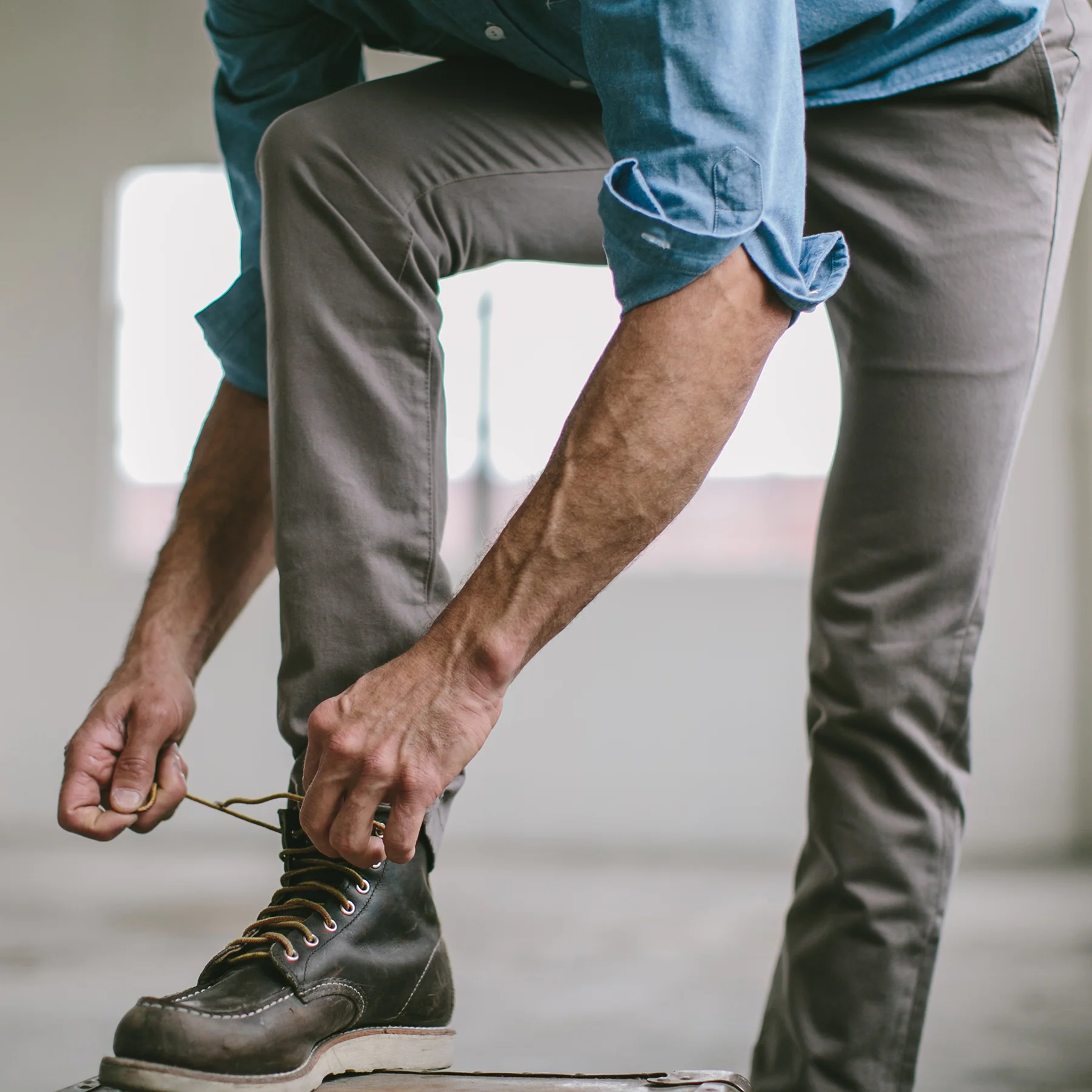 The Slim Chino in Ash - Image 2