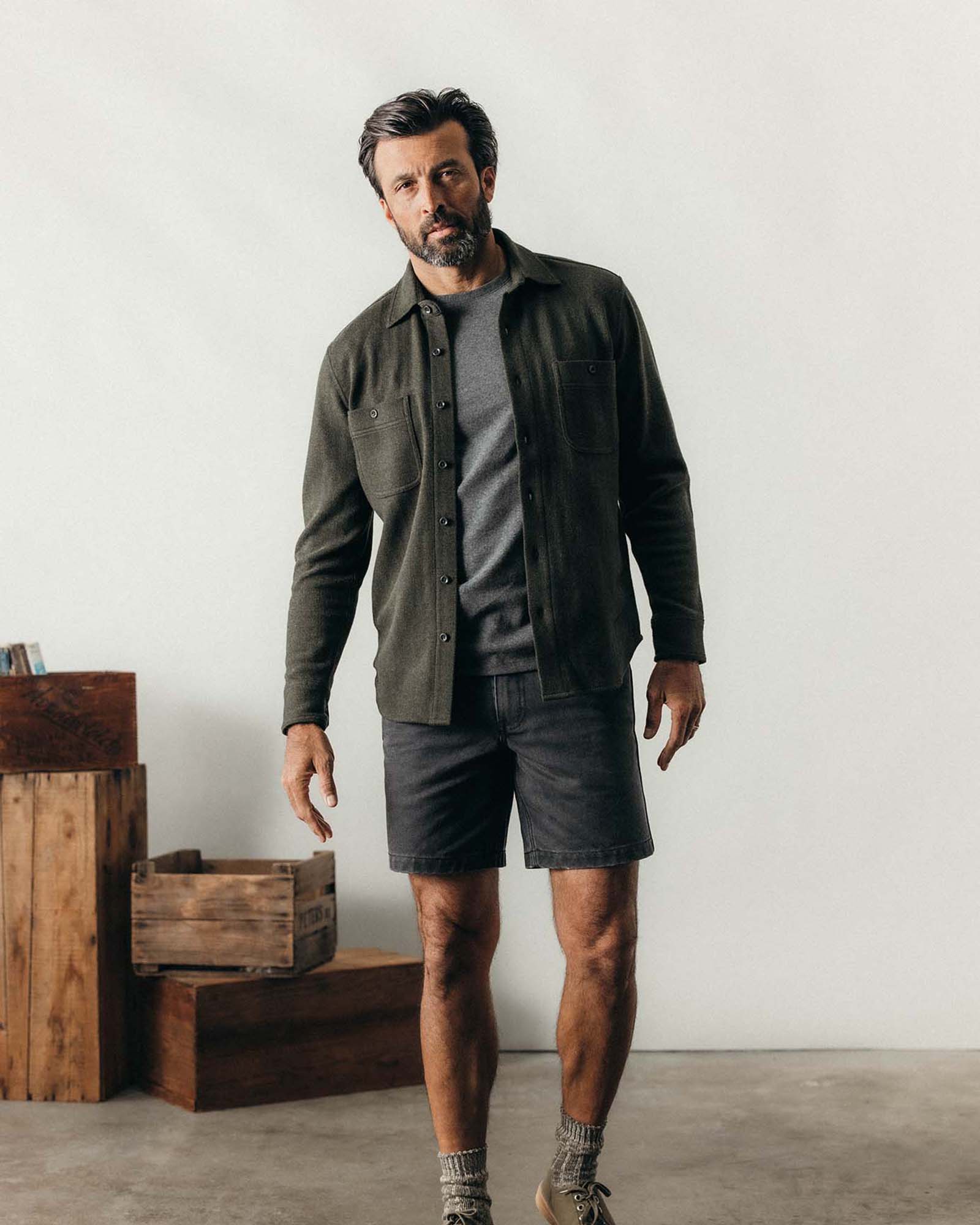 The Coastline Knit Shirt in Heather Army - Image 2