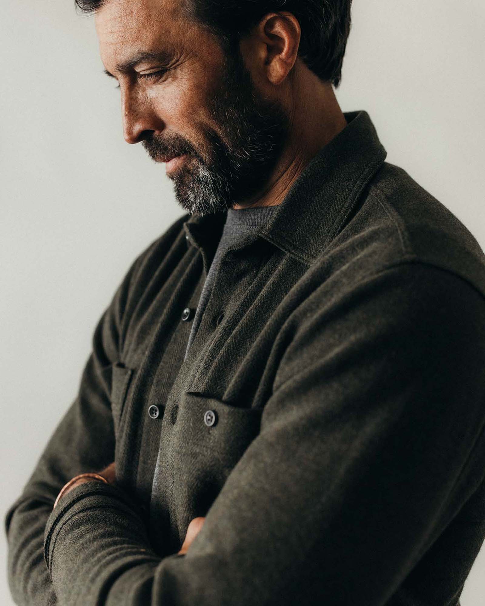 The Coastline Knit Shirt in Heather Army - Image 4