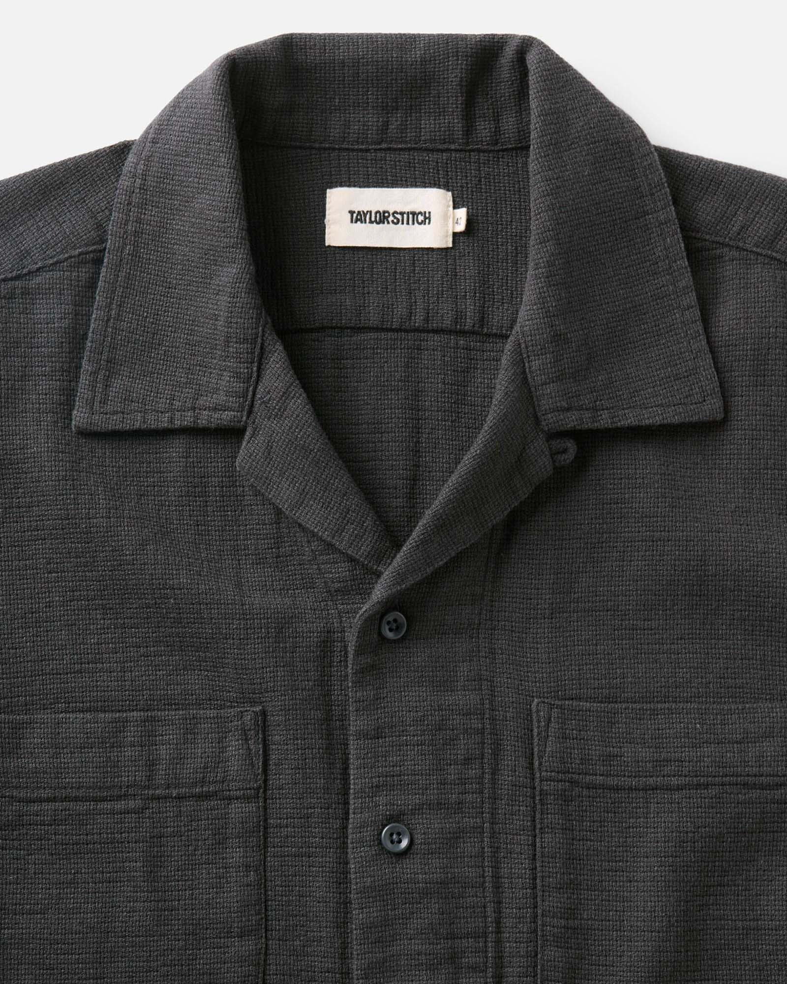 The Conrad Shirt in Faded Black Linen - Image 3