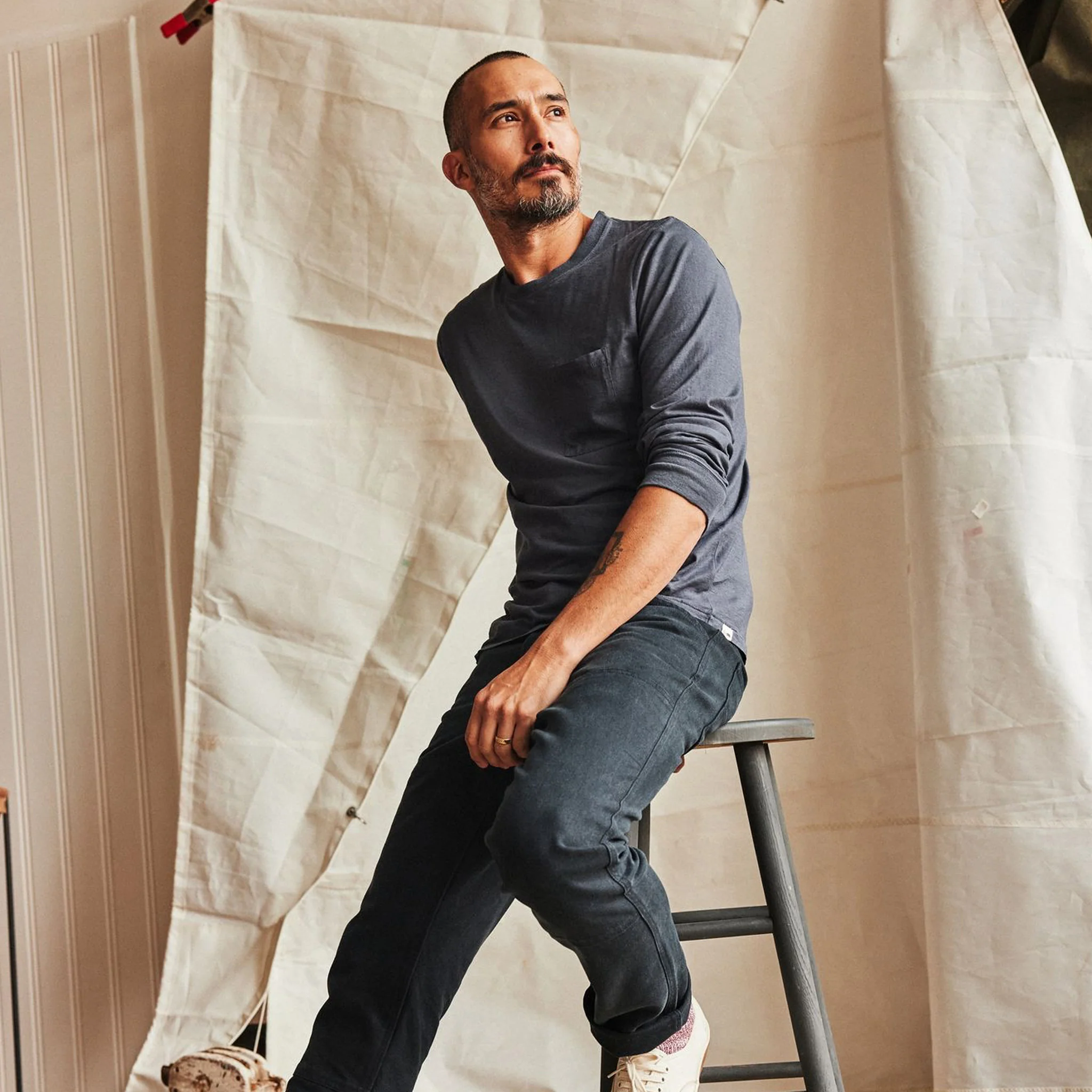 The Cotton Hemp Long Sleeve Tee in Navy - Image 3
