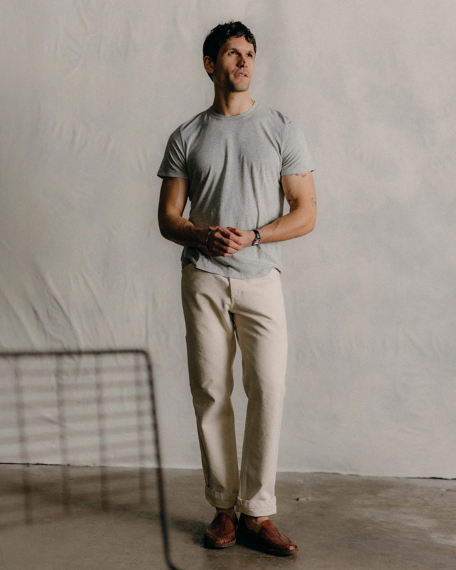The Cotton Hemp Tee in Heather Grey - Image 3