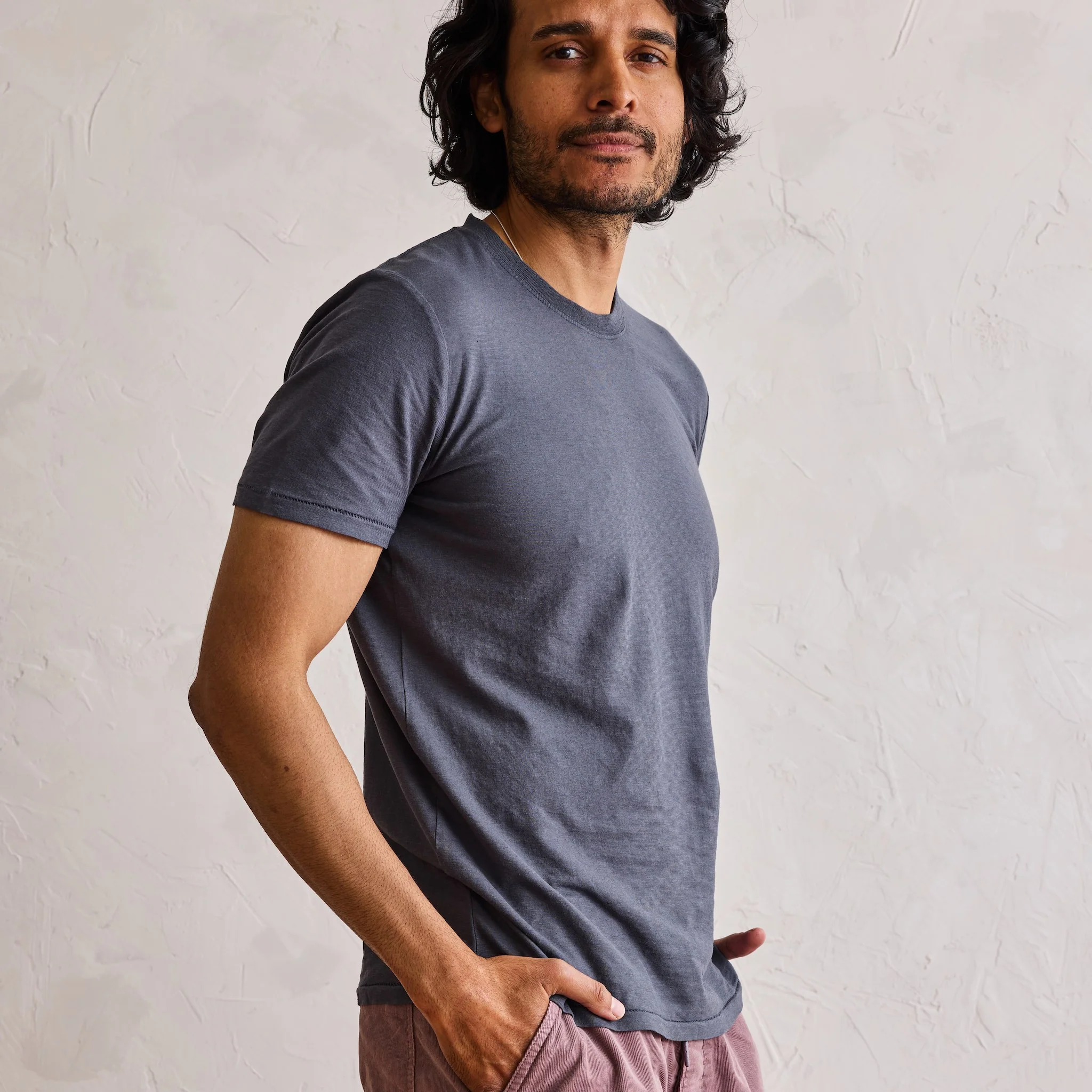 The Cotton Hemp Tee in Navy - Image 2