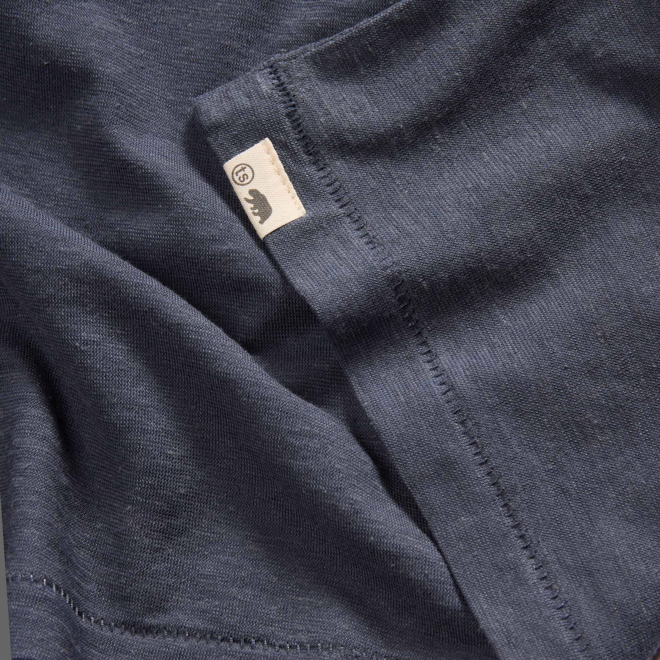 The Cotton Hemp Tee in Navy - Image 6