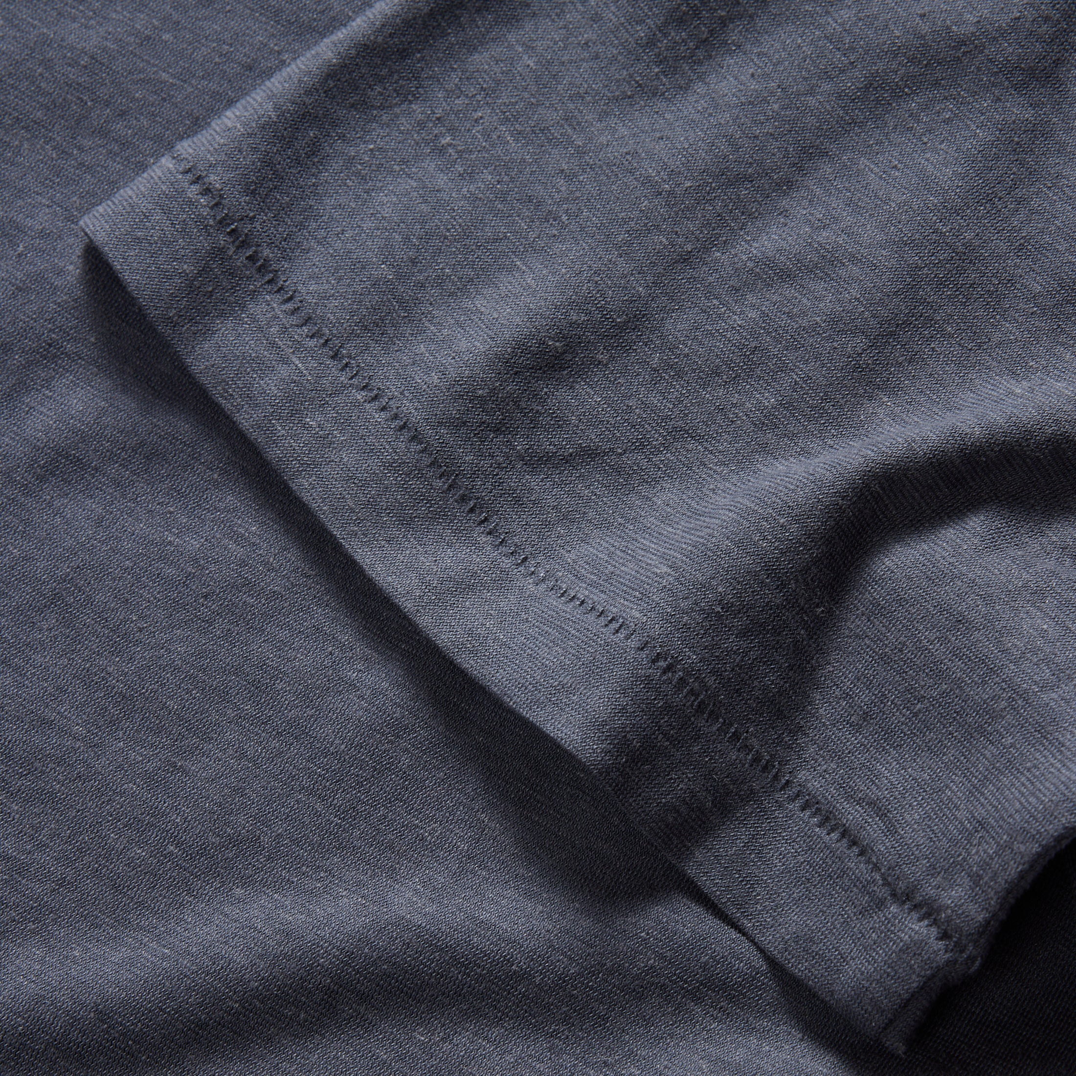 The Cotton Hemp Tee in Navy - Image 7