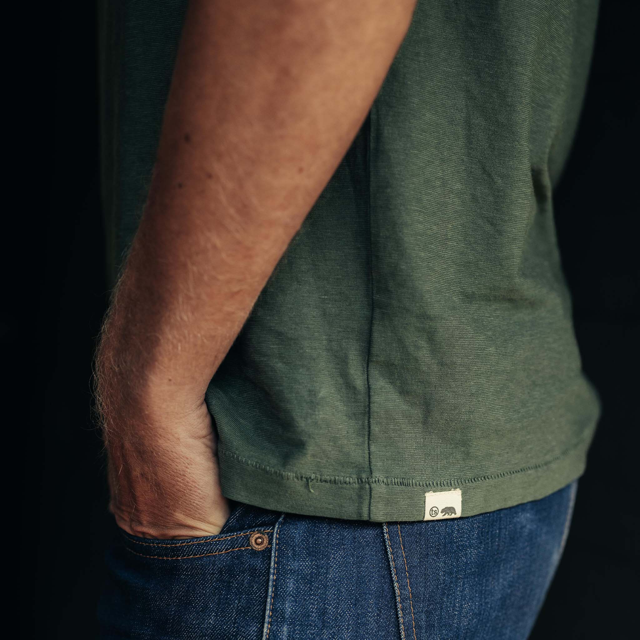 The Cotton Hemp Tee in Pine - Image 4