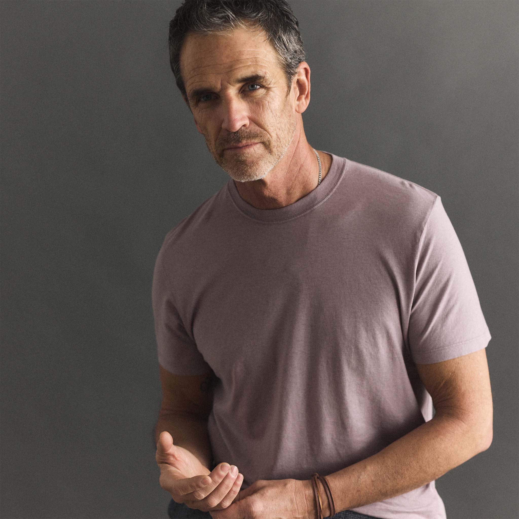 The Cotton Hemp Tee in Poppy Seed - Image 3