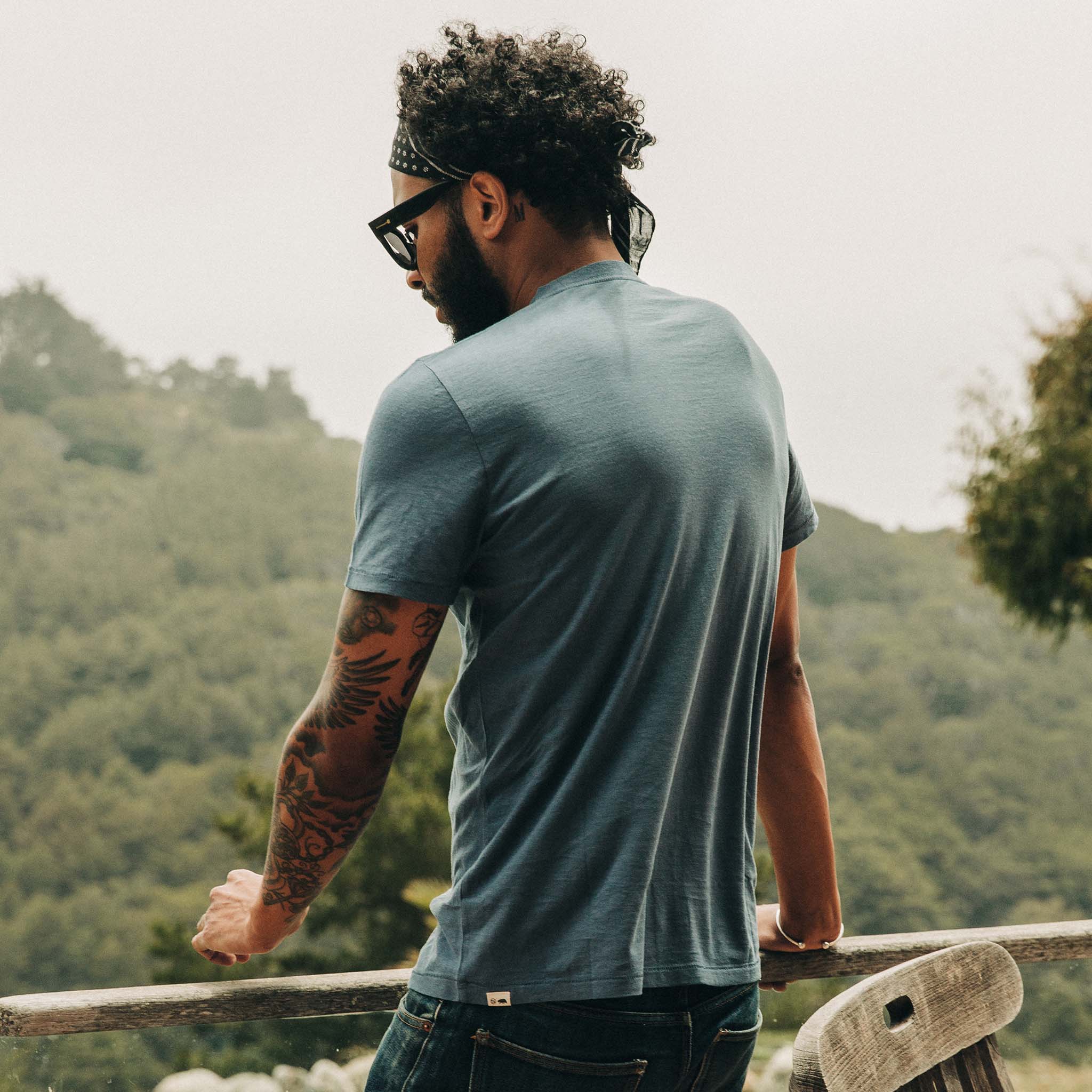 The Cotton Hemp Tee in Steel Blue - Image 4
