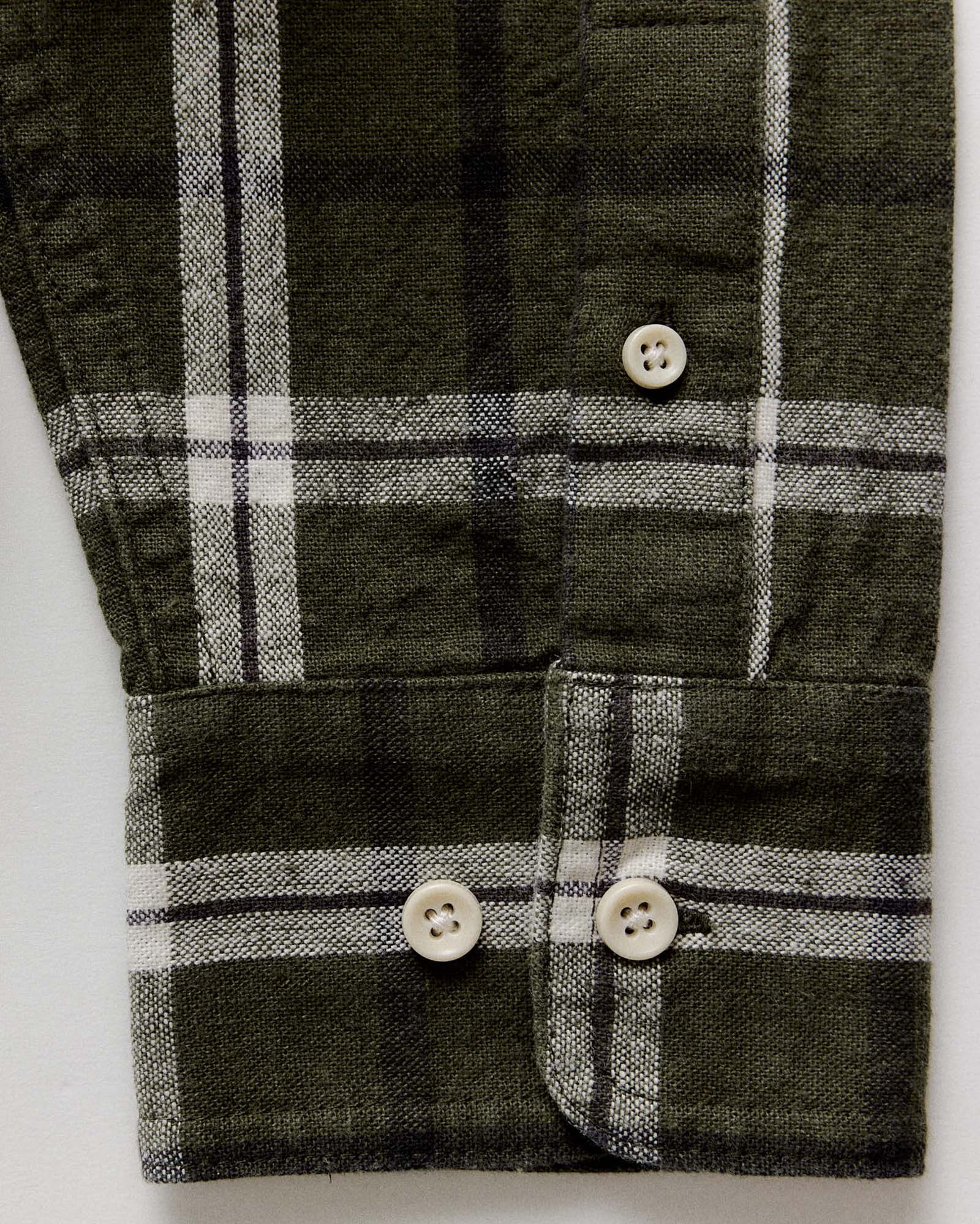 The Craftsman Shirt in Canteen Plaid Linen - Image 6