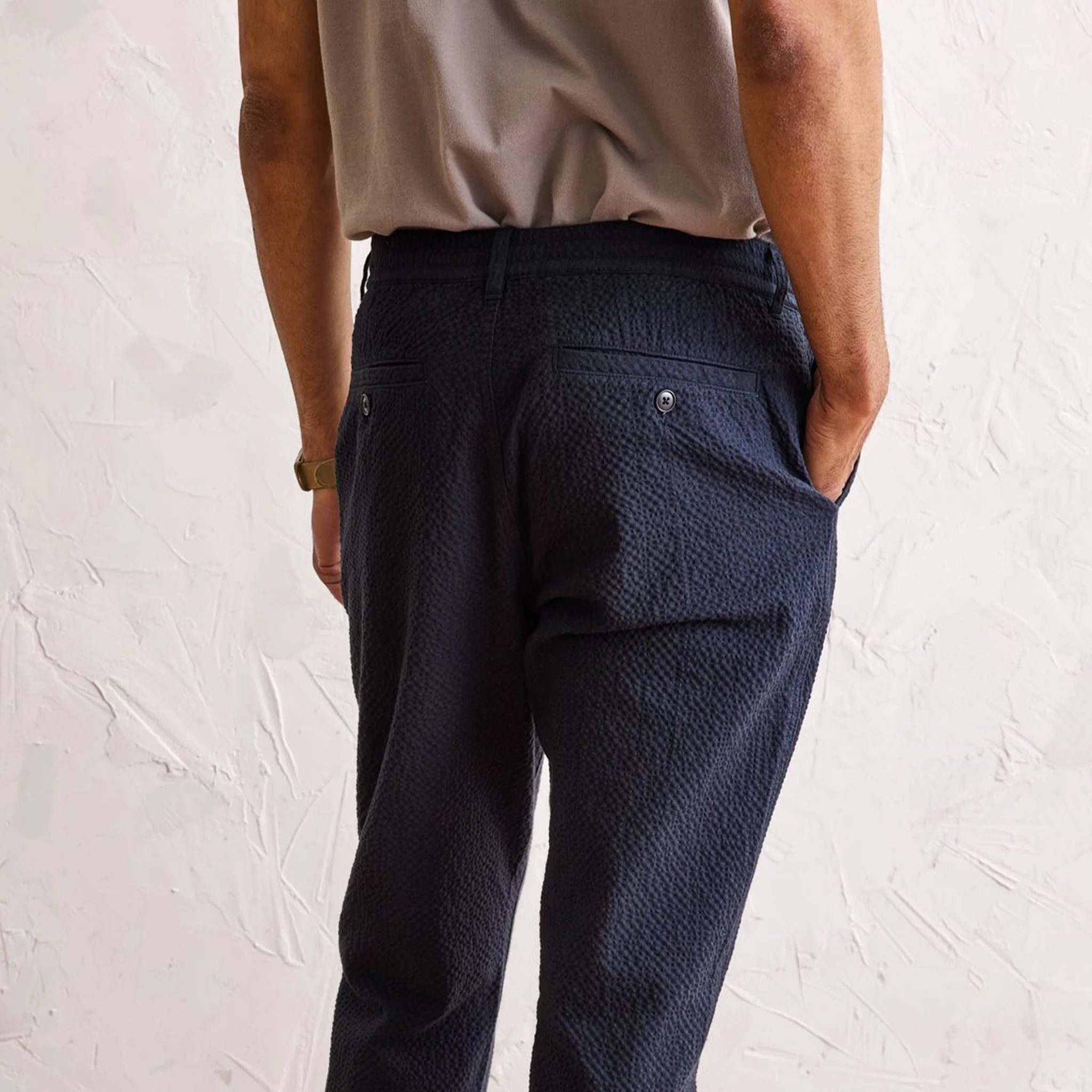 The Easy Pant in Heather Navy Seersucker - Image 3