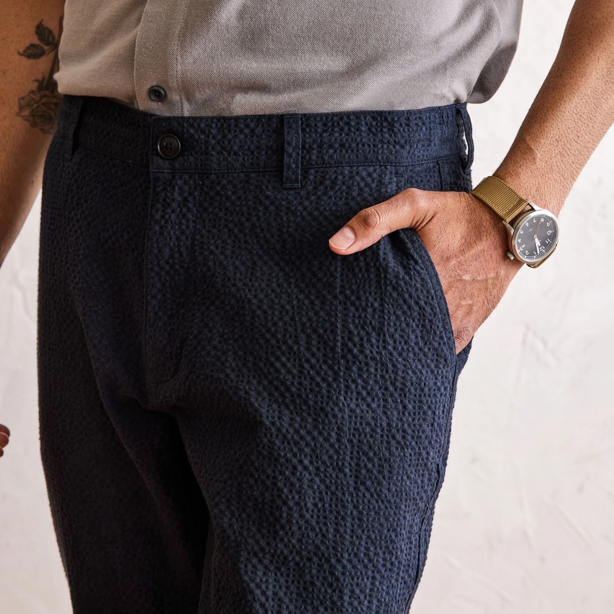 The Easy Pant in Heather Navy Seersucker - Image 4