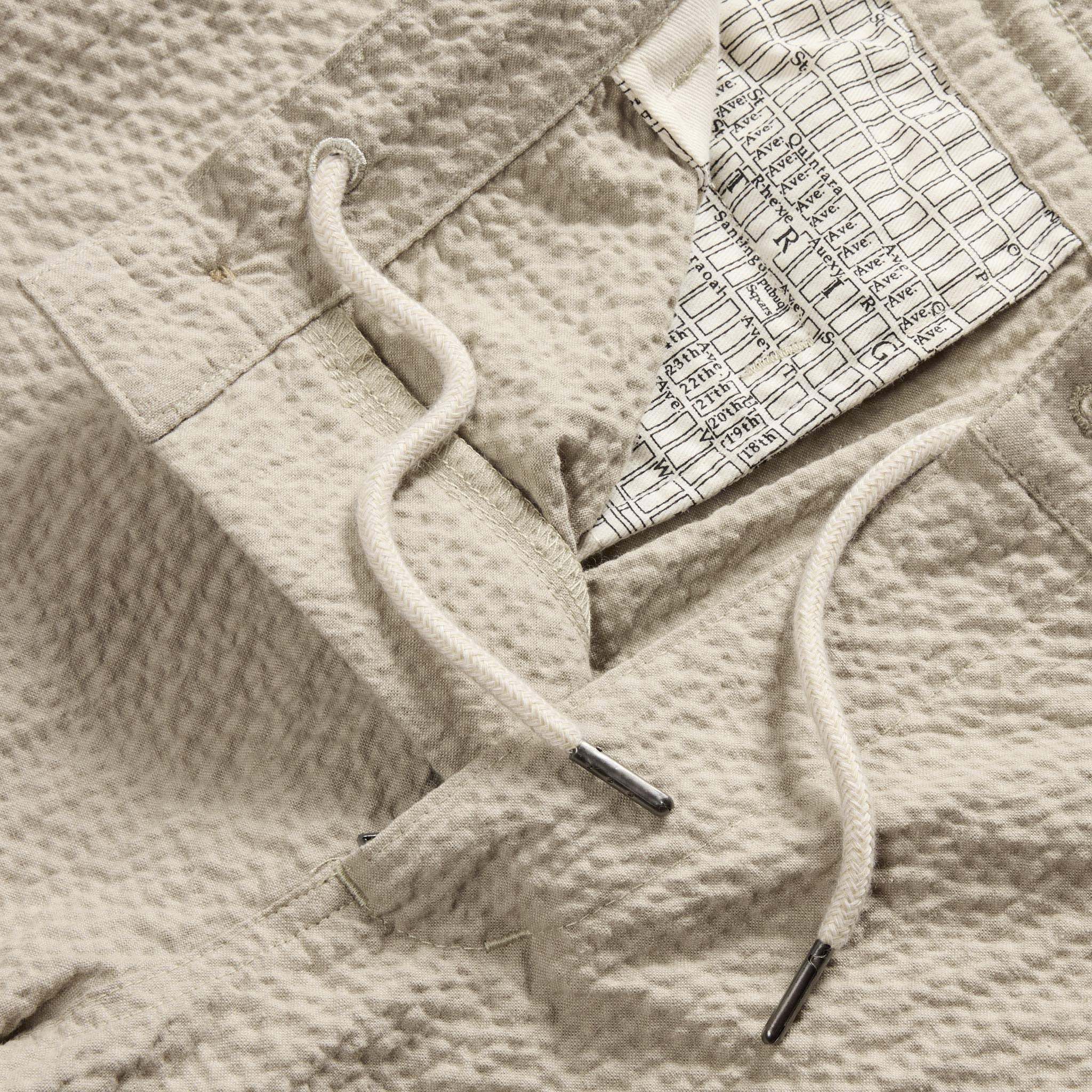 The Easy Short in Heather Eucalyptus Seersucker - Image 7