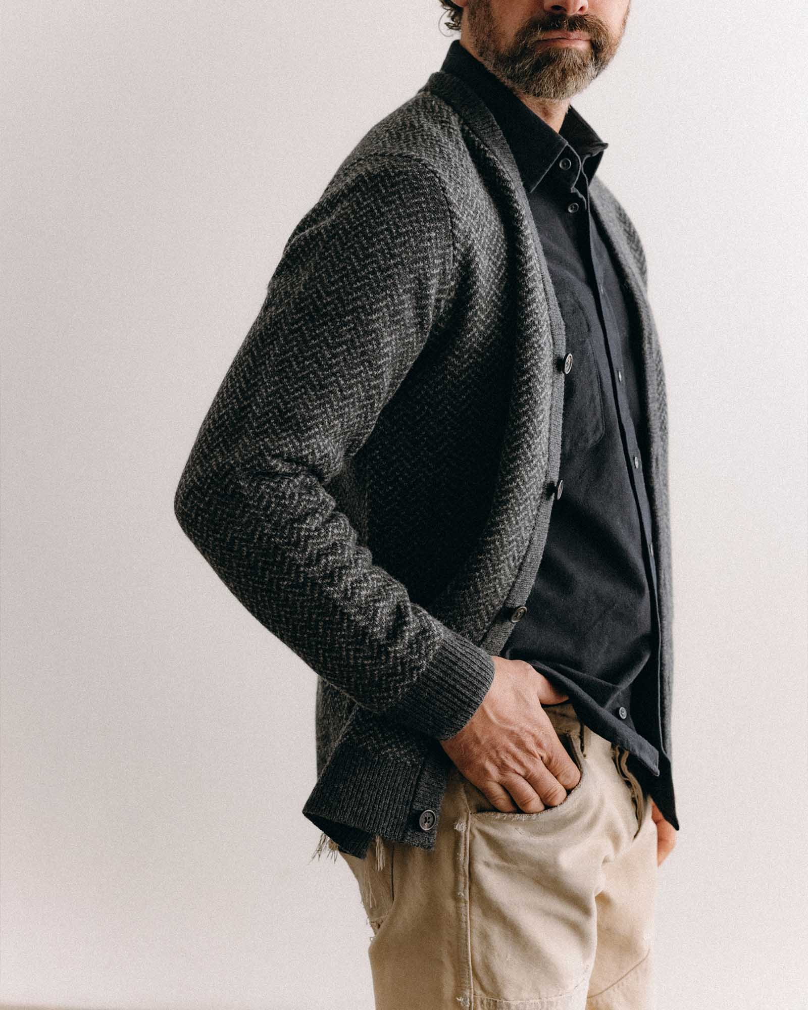 The Eddy Cardigan in Heather Charcoal Herringbone - Image 4