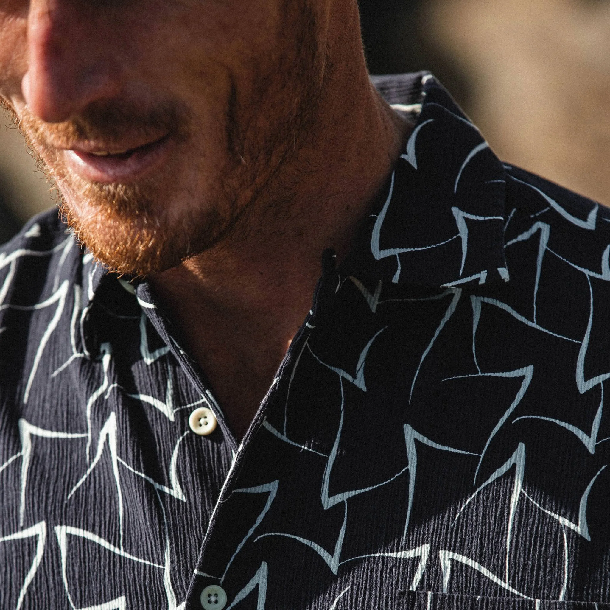 The Short Sleeve Hawthorne in Dark Navy Seagull - Image 4