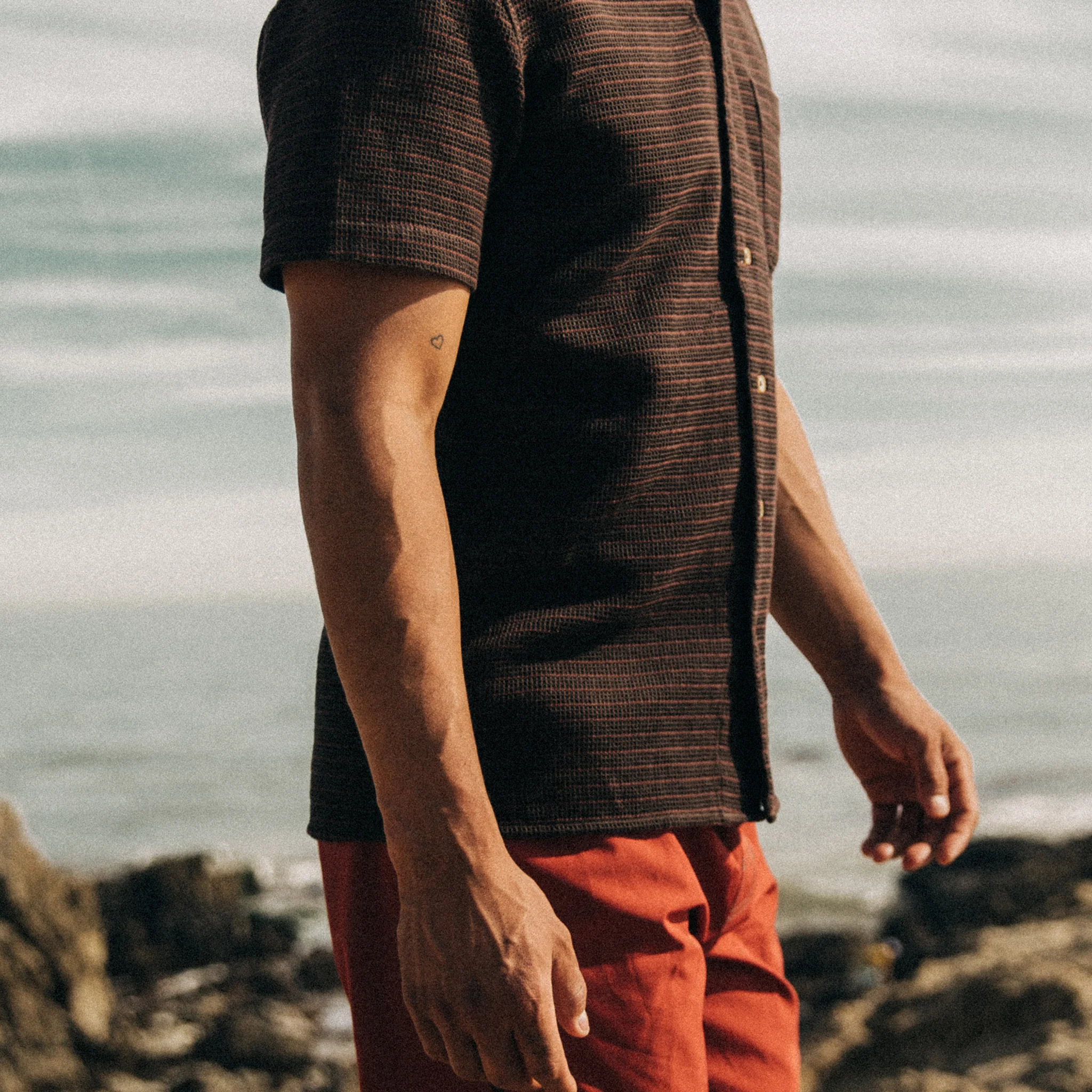 The Short Sleeve Hawthorne in Espresso Pickstitch Waffle - Image 4