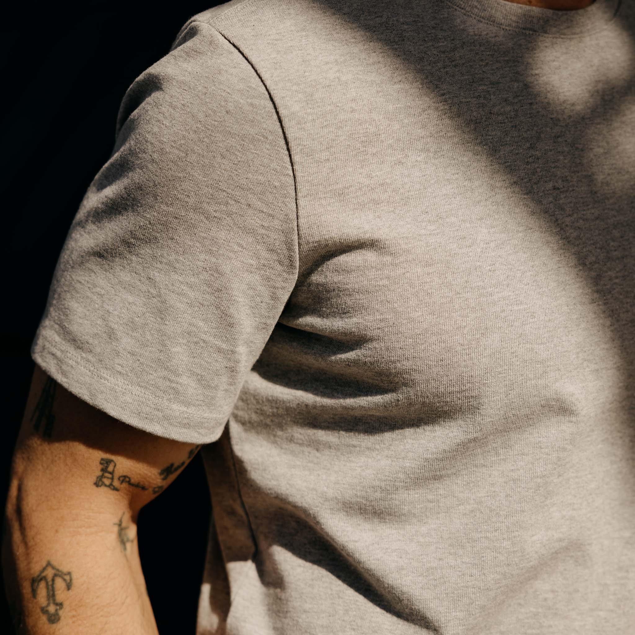 The Heavy Bag Tee in Aluminum - Image 4