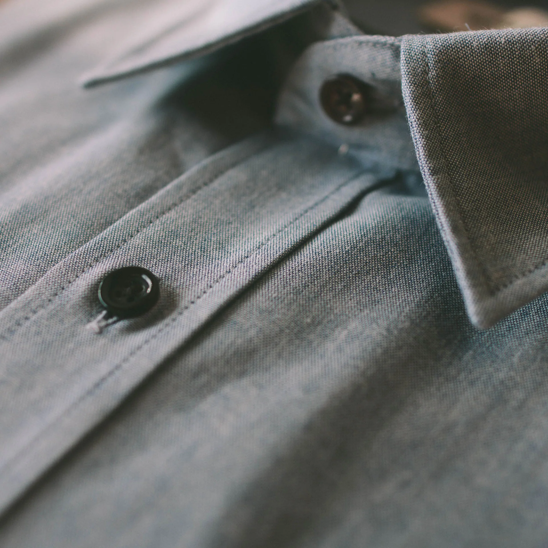 The California in Light Blue Everyday Chambray - Image 2