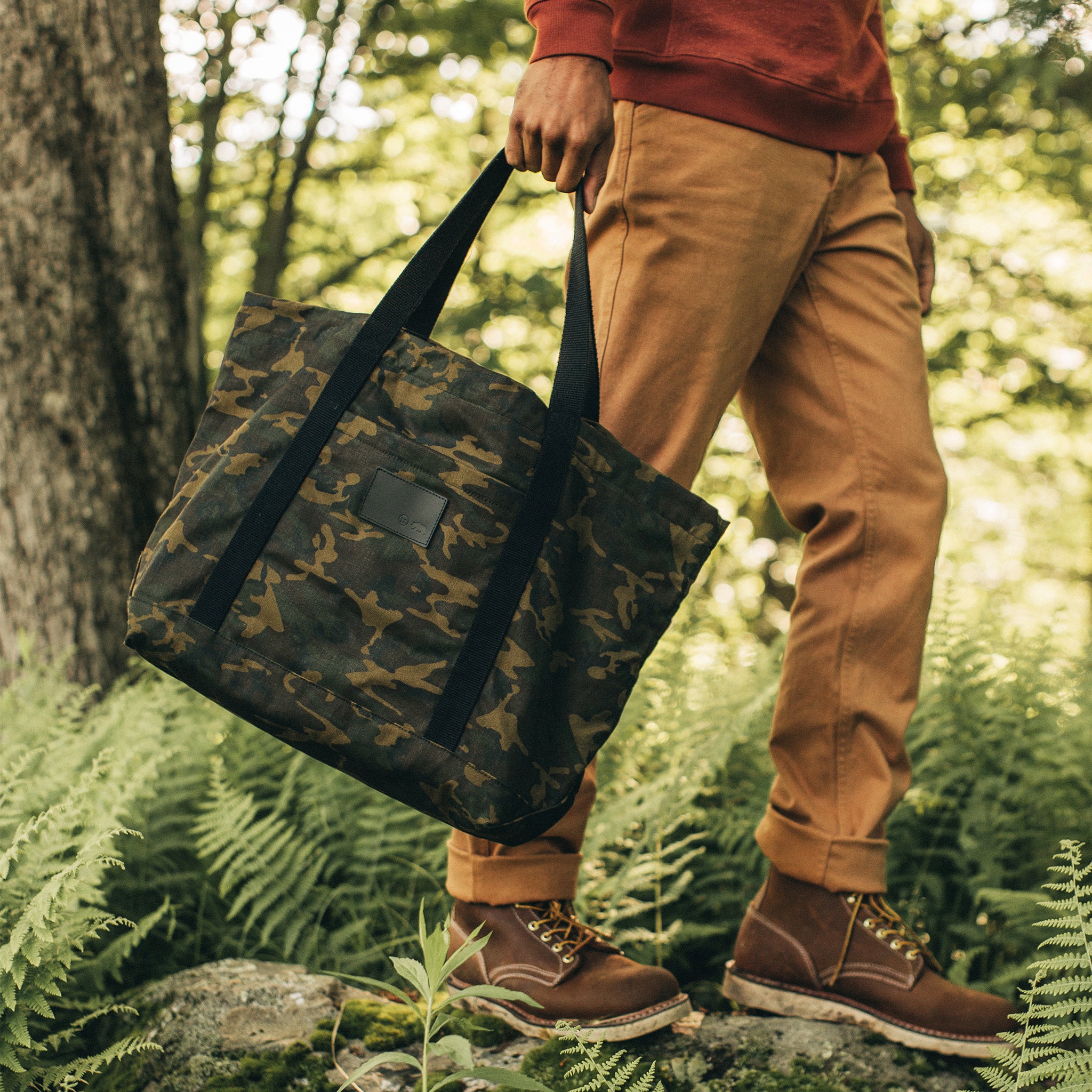 The Market Tote in Camo Boss Duck - Image 4