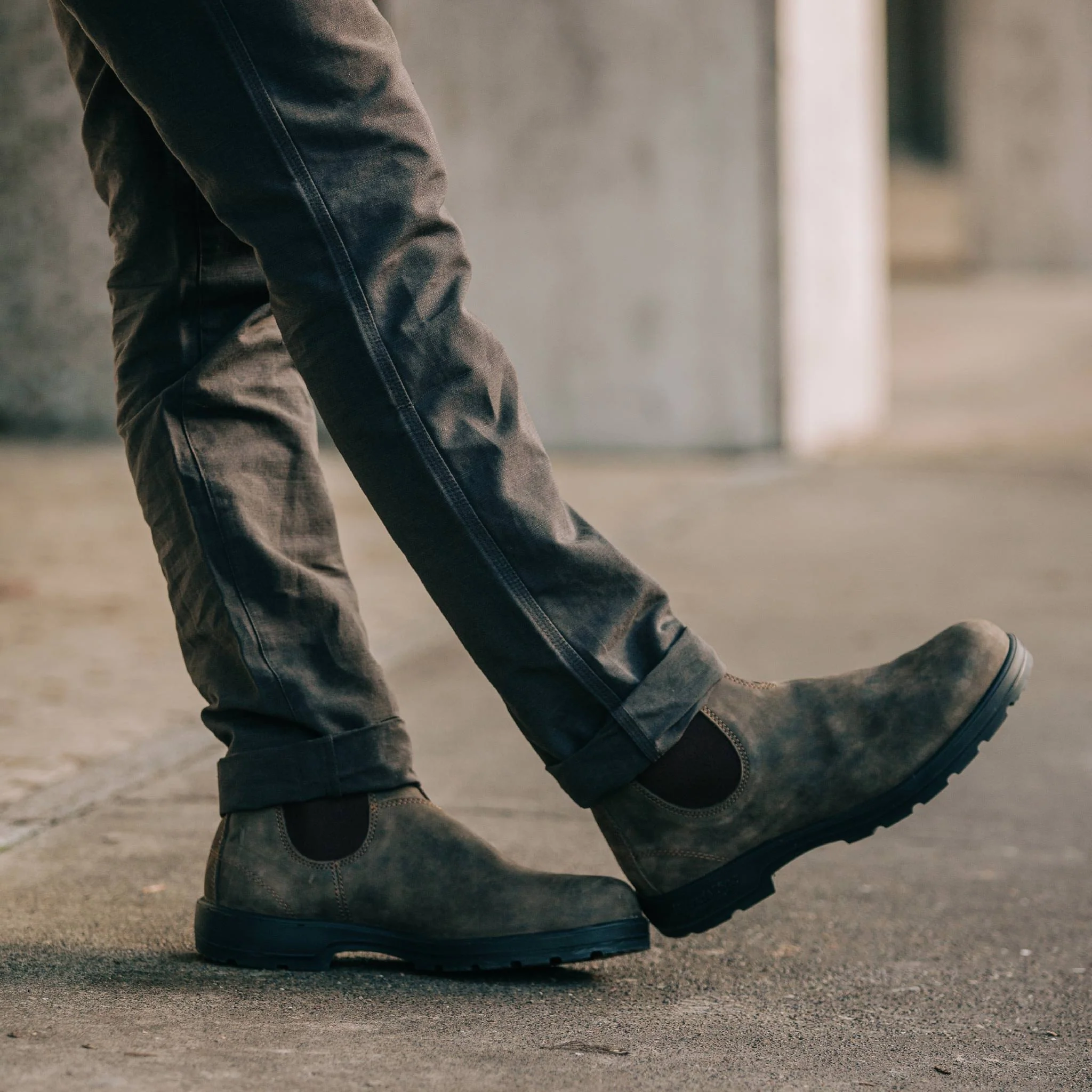 The Morse Pant in Dark Charcoal Slub - Image 4