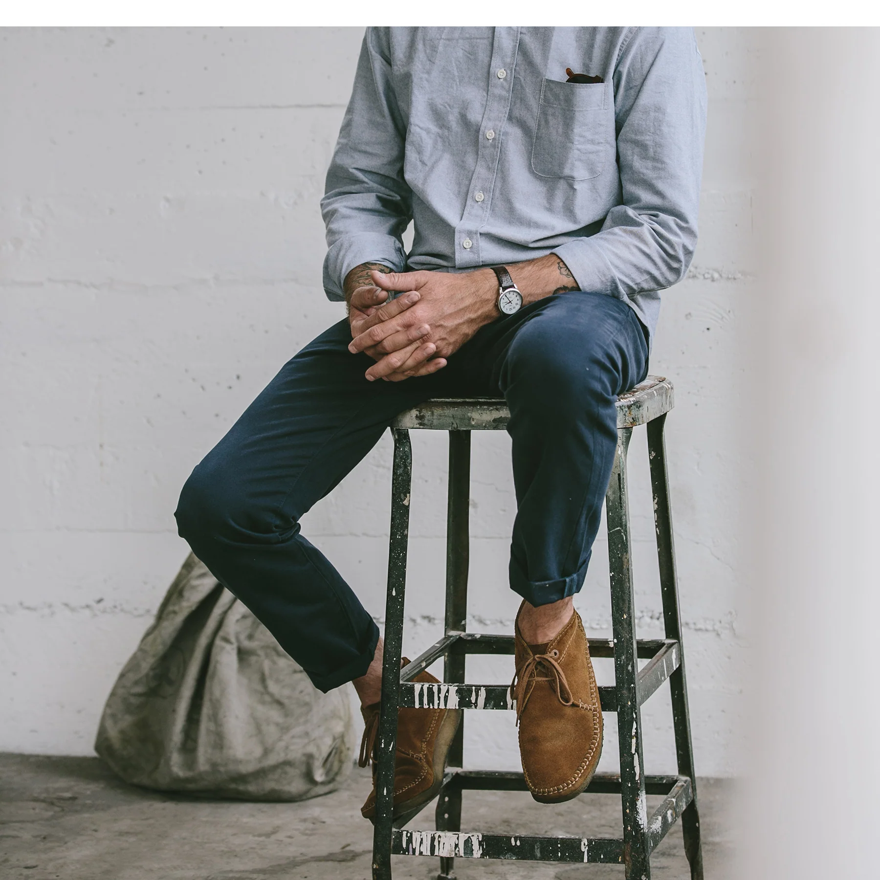 The Slim Chino in Navy - Image 2