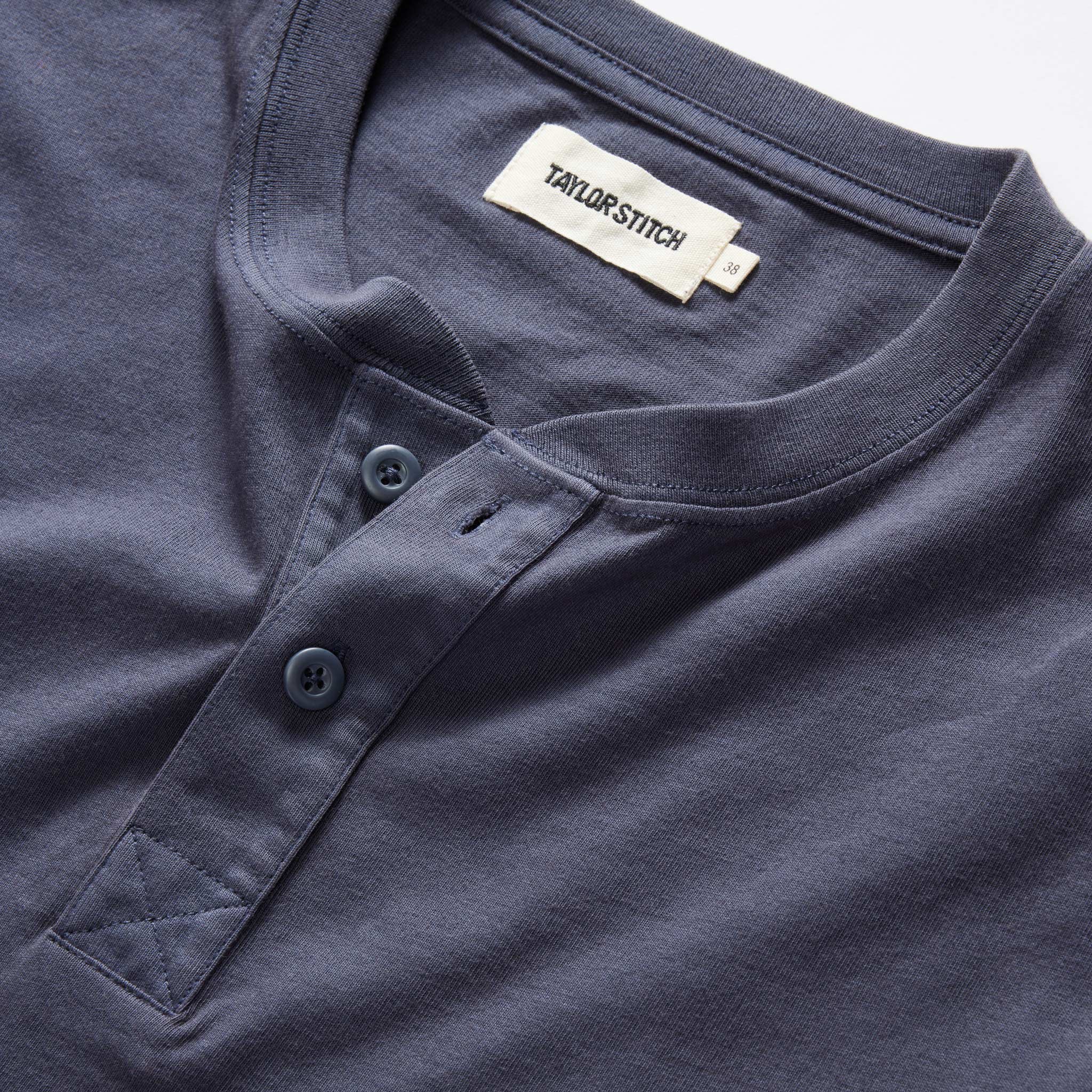 The Organic Cotton Henley in Navy - Image 5