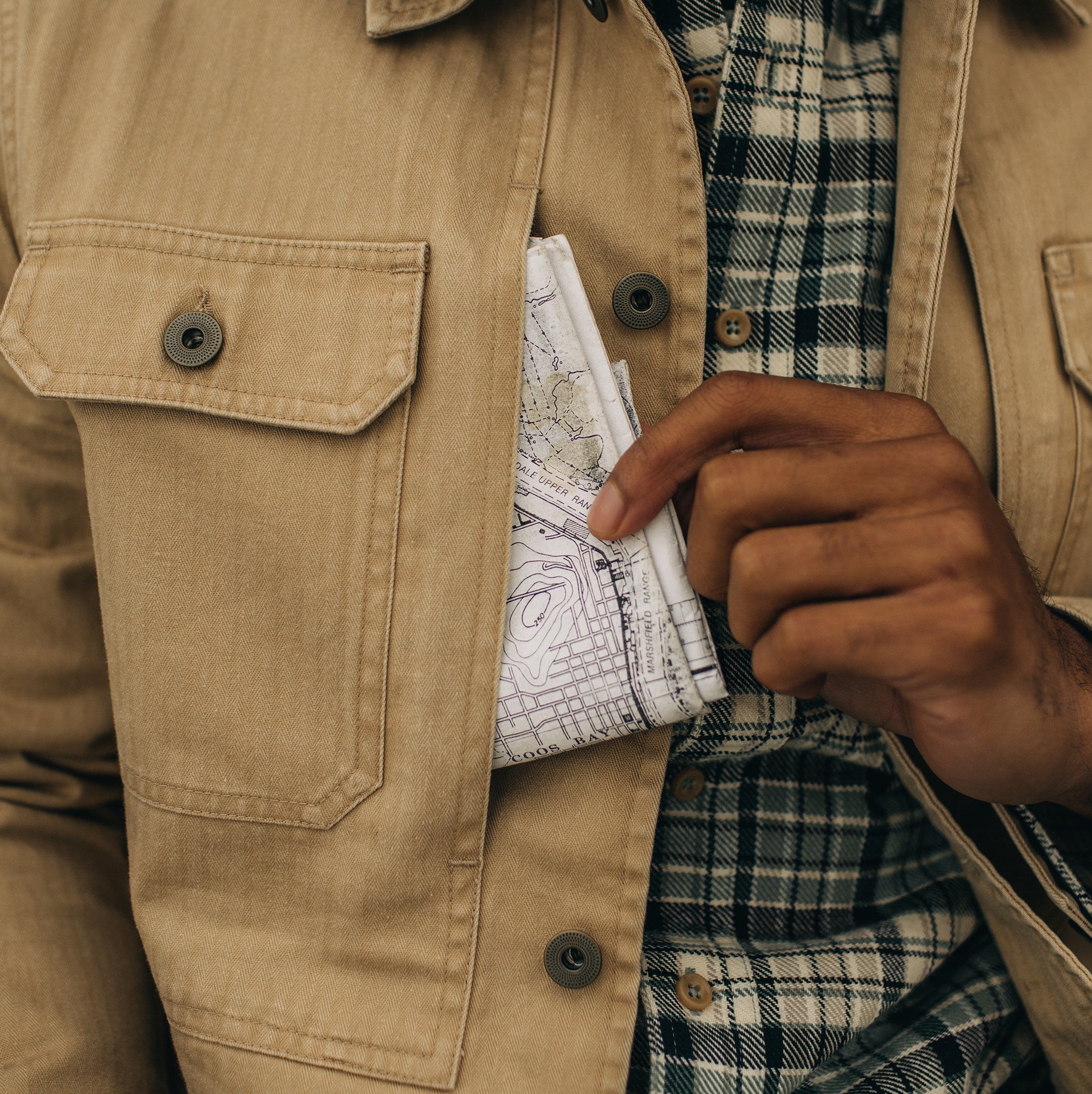 The Reserve Shirt in Khaki Herringbone - Image 4