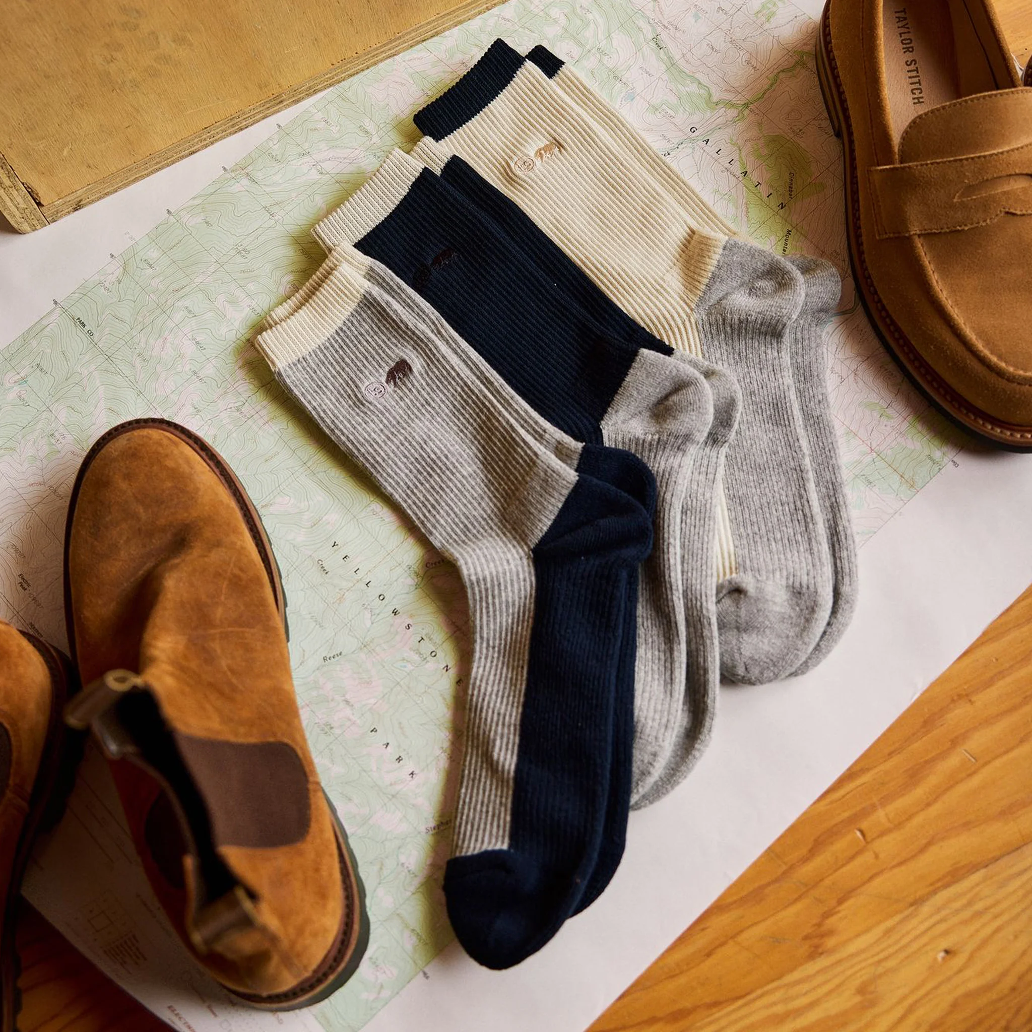 The Ribbed Sock in Navy - Image 3