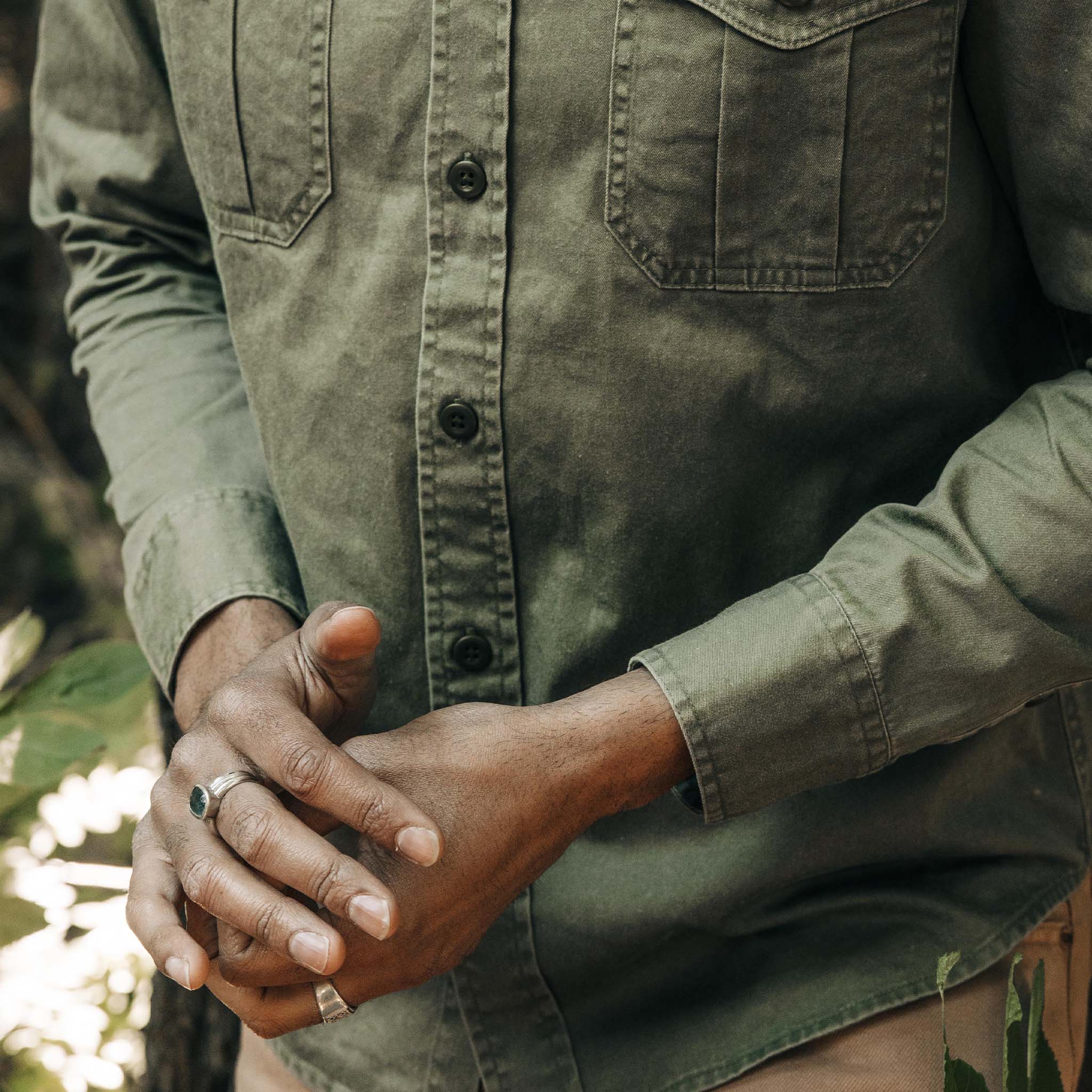 The Saddler Shirt in Washed Olive - Image 4