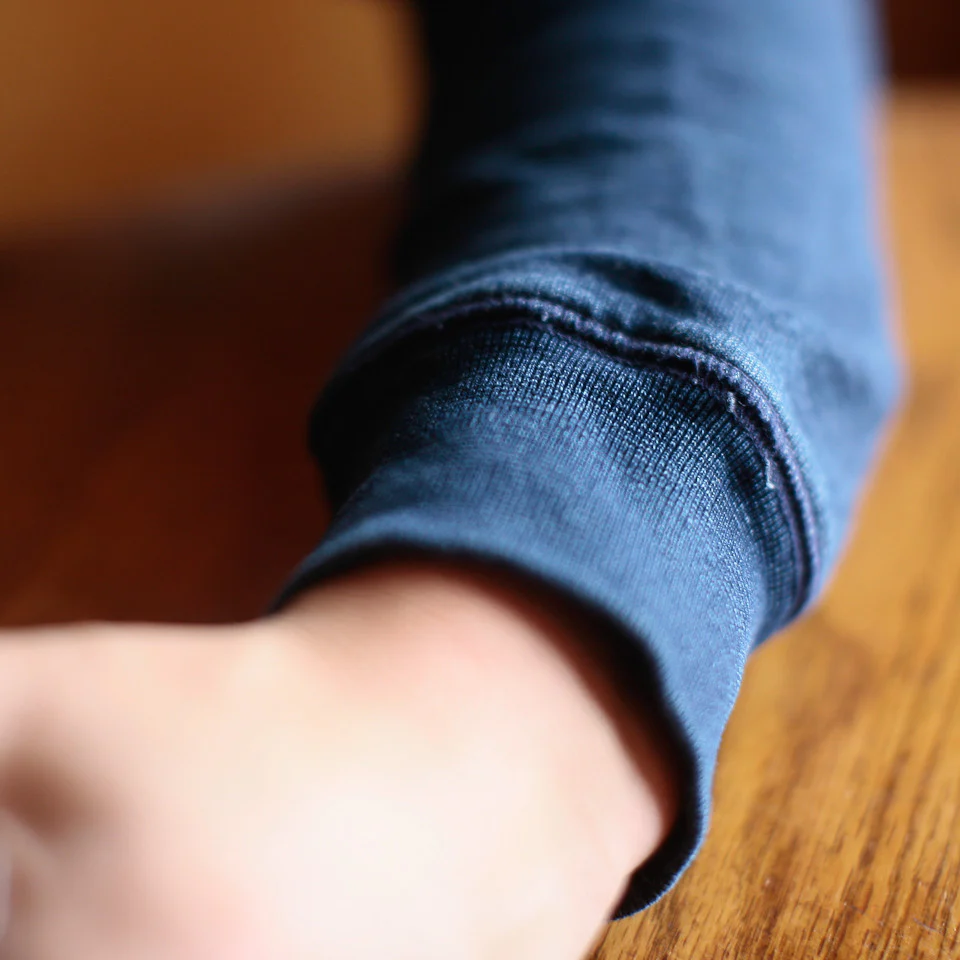 The Crewneck Sweatshirt in Sea Washed Indigo - Image 6