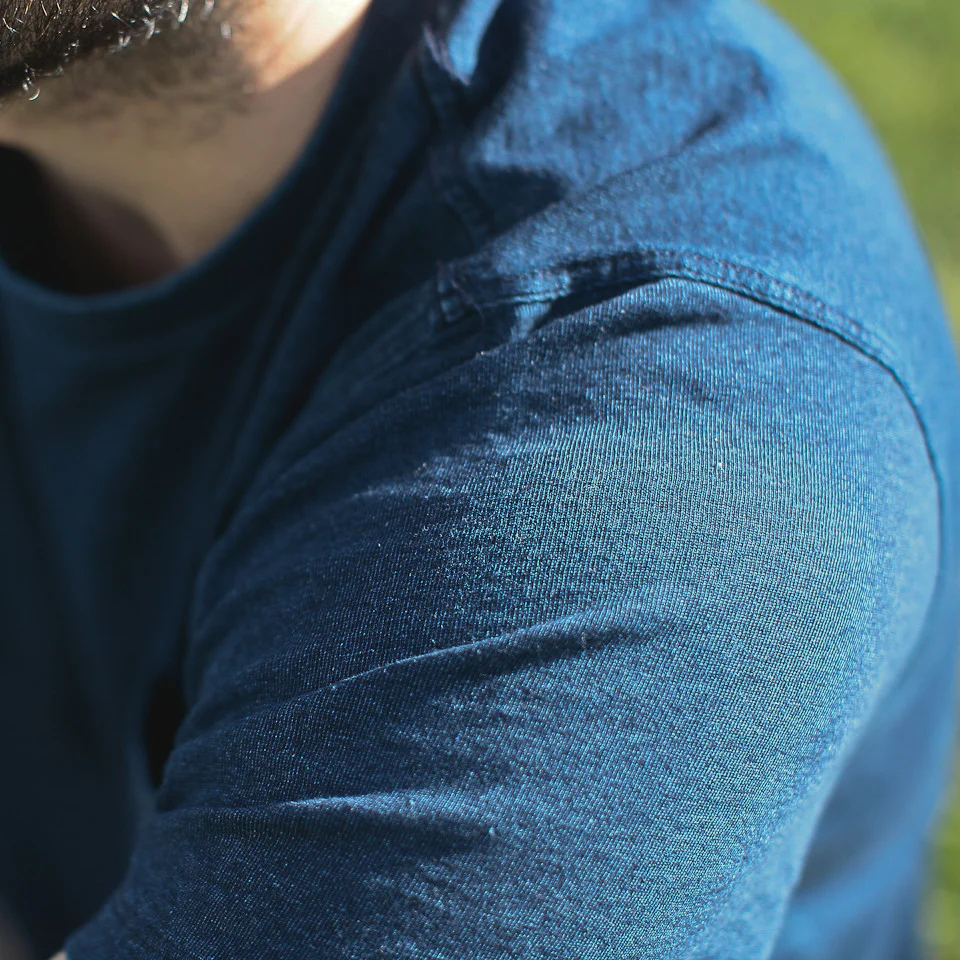 The Crewneck Pocket Tee in Sea Washed Indigo - Image 2