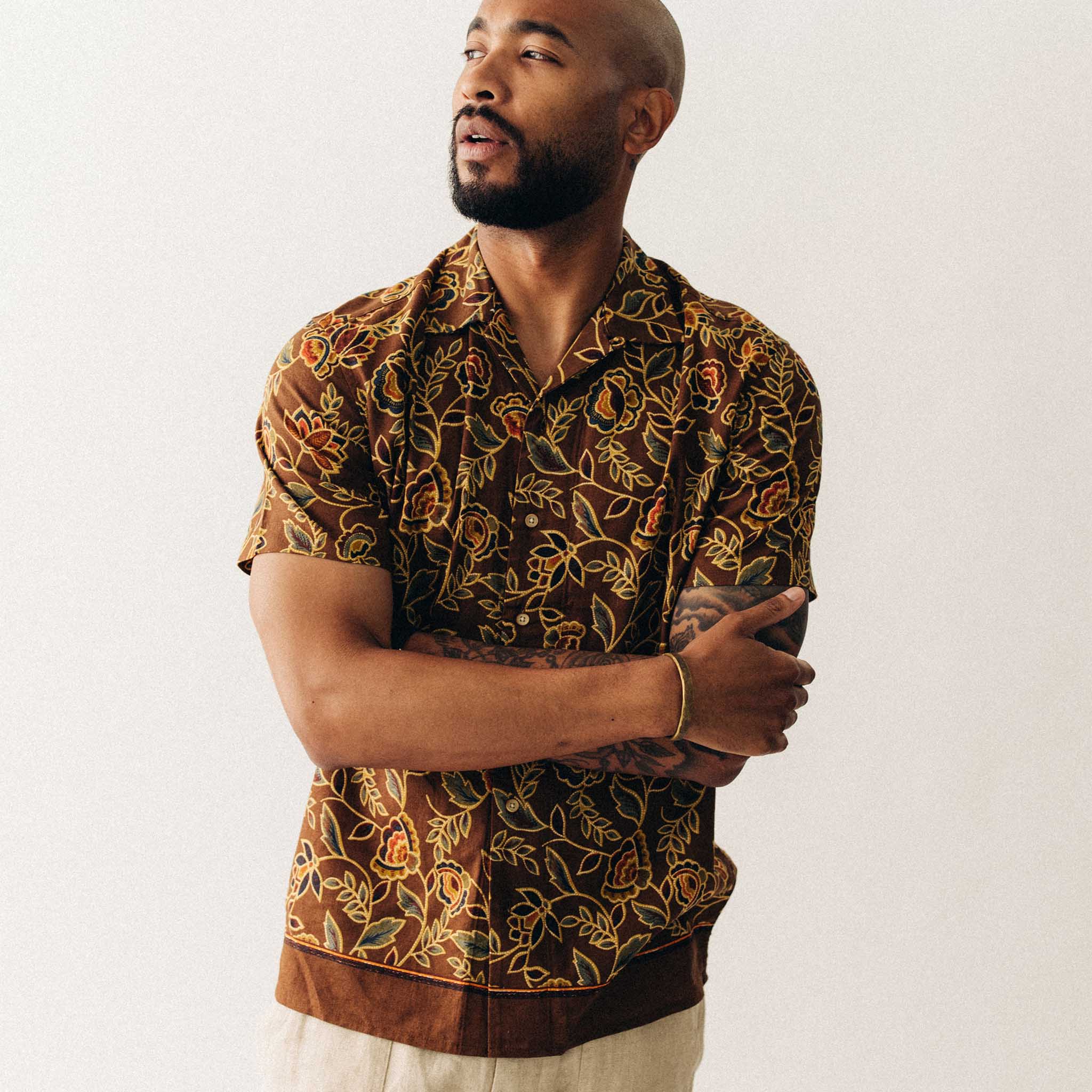 The Short Sleeve Davis Shirt in Burnt Toffee Print - Image 2