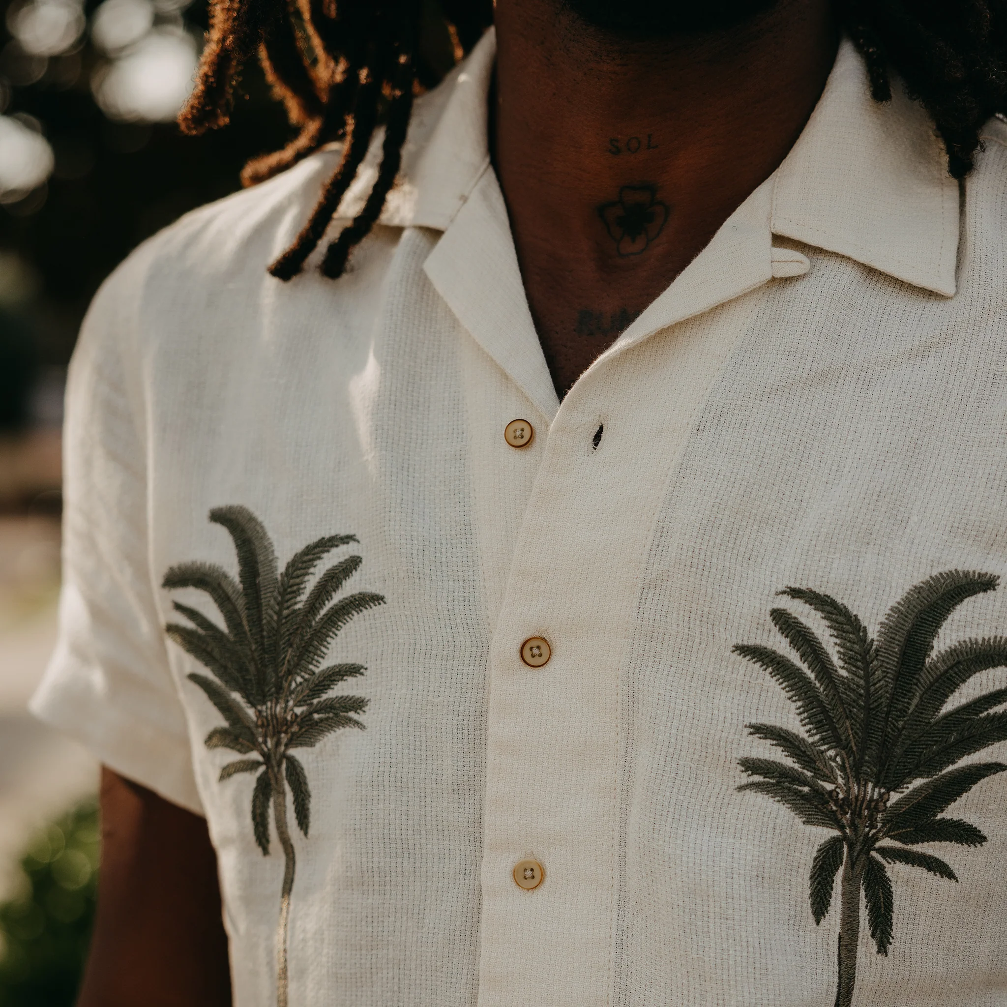 The Short Sleeve Davis Shirt in Natural Palm Embroidery - Image 3