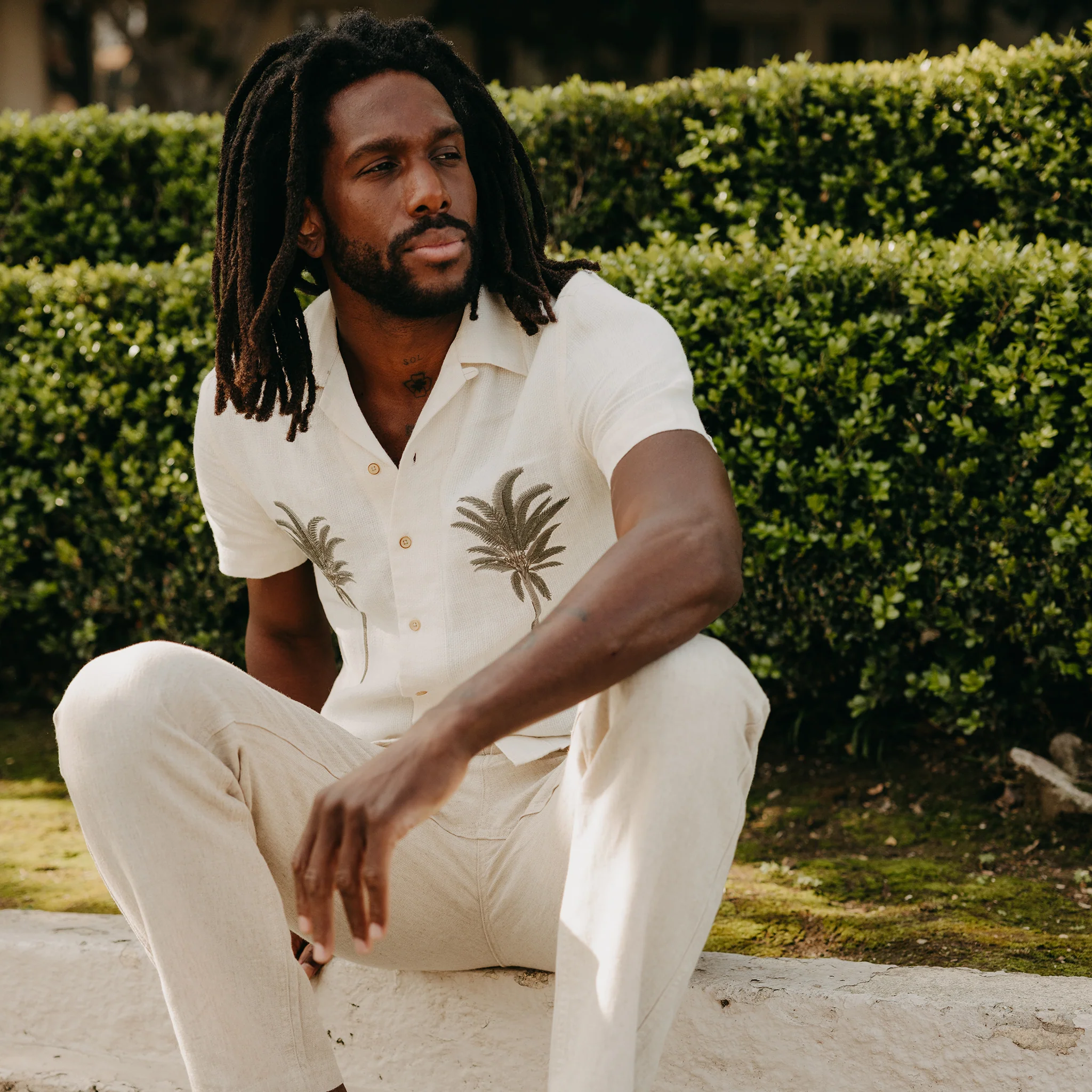The Short Sleeve Davis Shirt in Natural Palm Embroidery - Image 4
