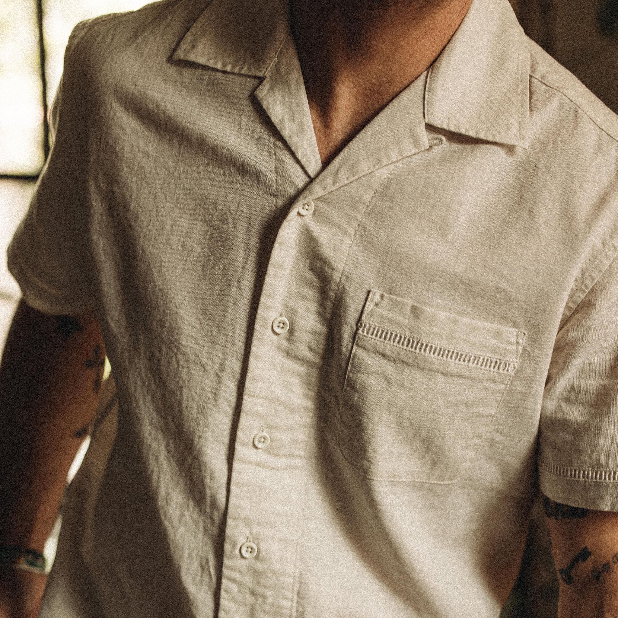 The Short Sleeve Hawthorne in Birch - Image 3