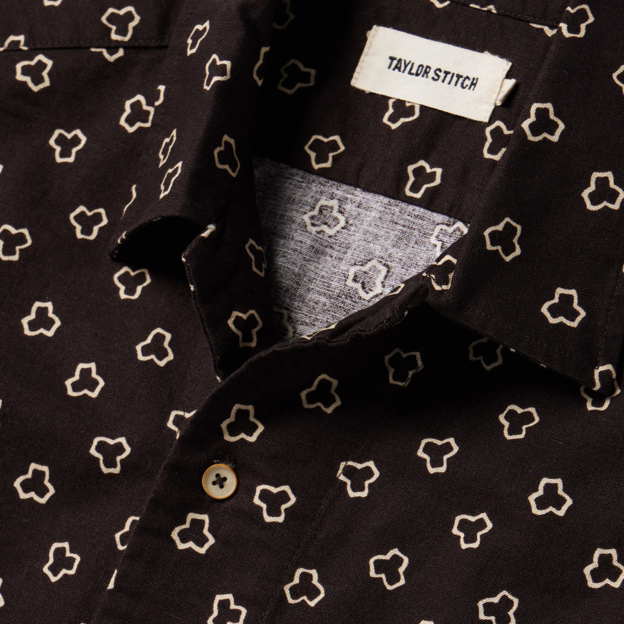 The Short Sleeve Hawthorne in Espresso Geo - Image 5