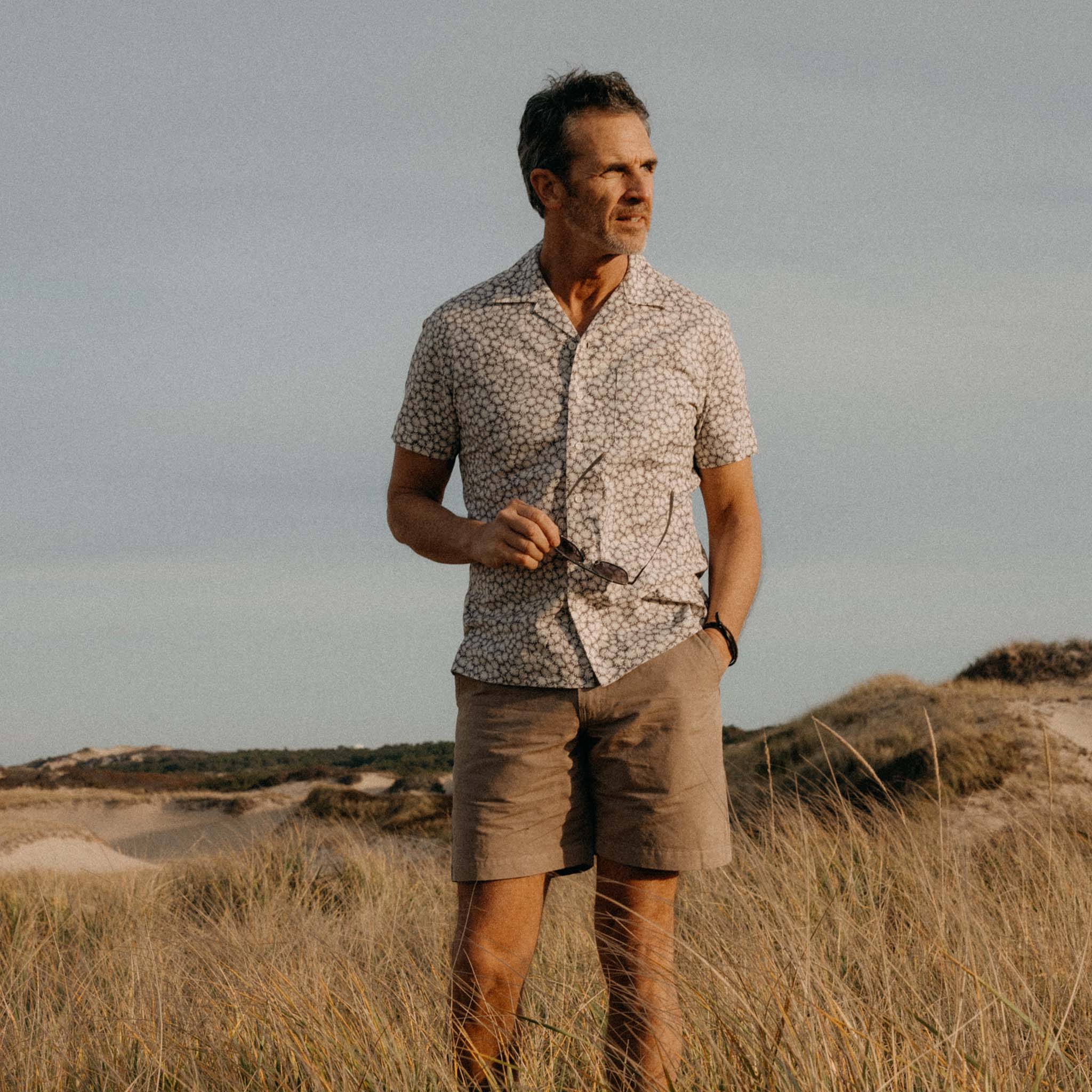 The Short Sleeve Hawthorne in Fig Floral - Image 2