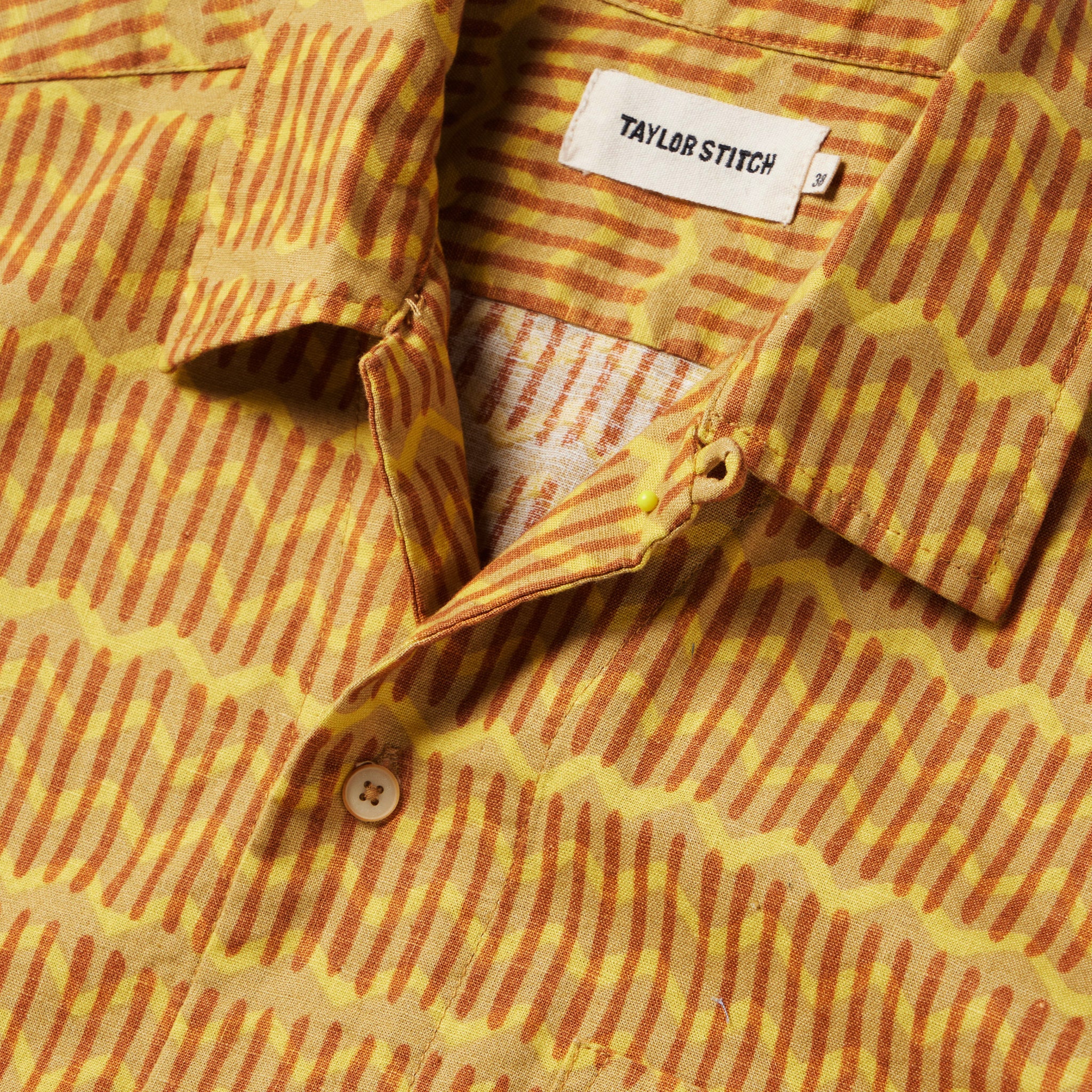 The Short Sleeve Hawthorne in Gold Wave - Image 5