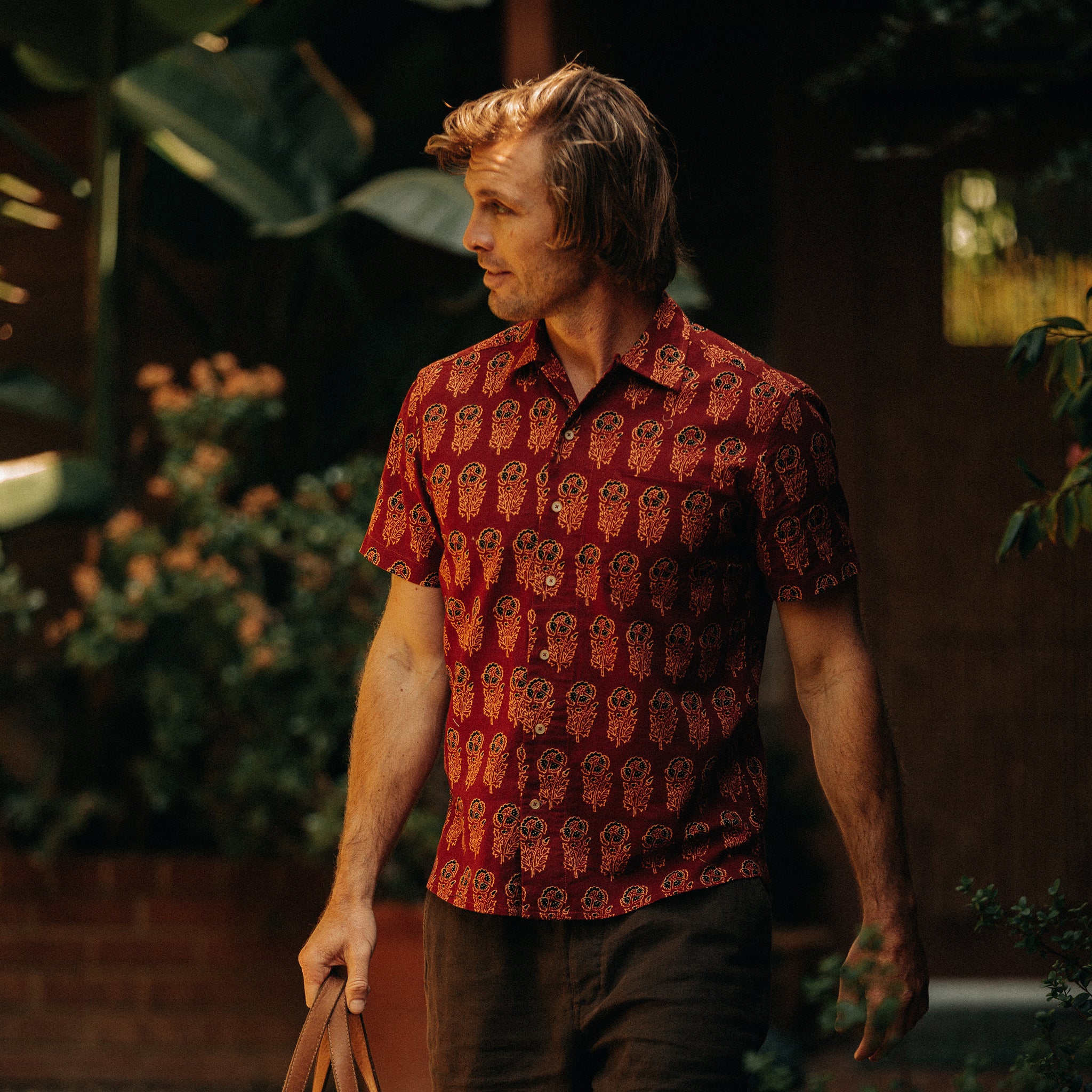 The Short Sleeve Hawthorne in Rust Floral - Image 2