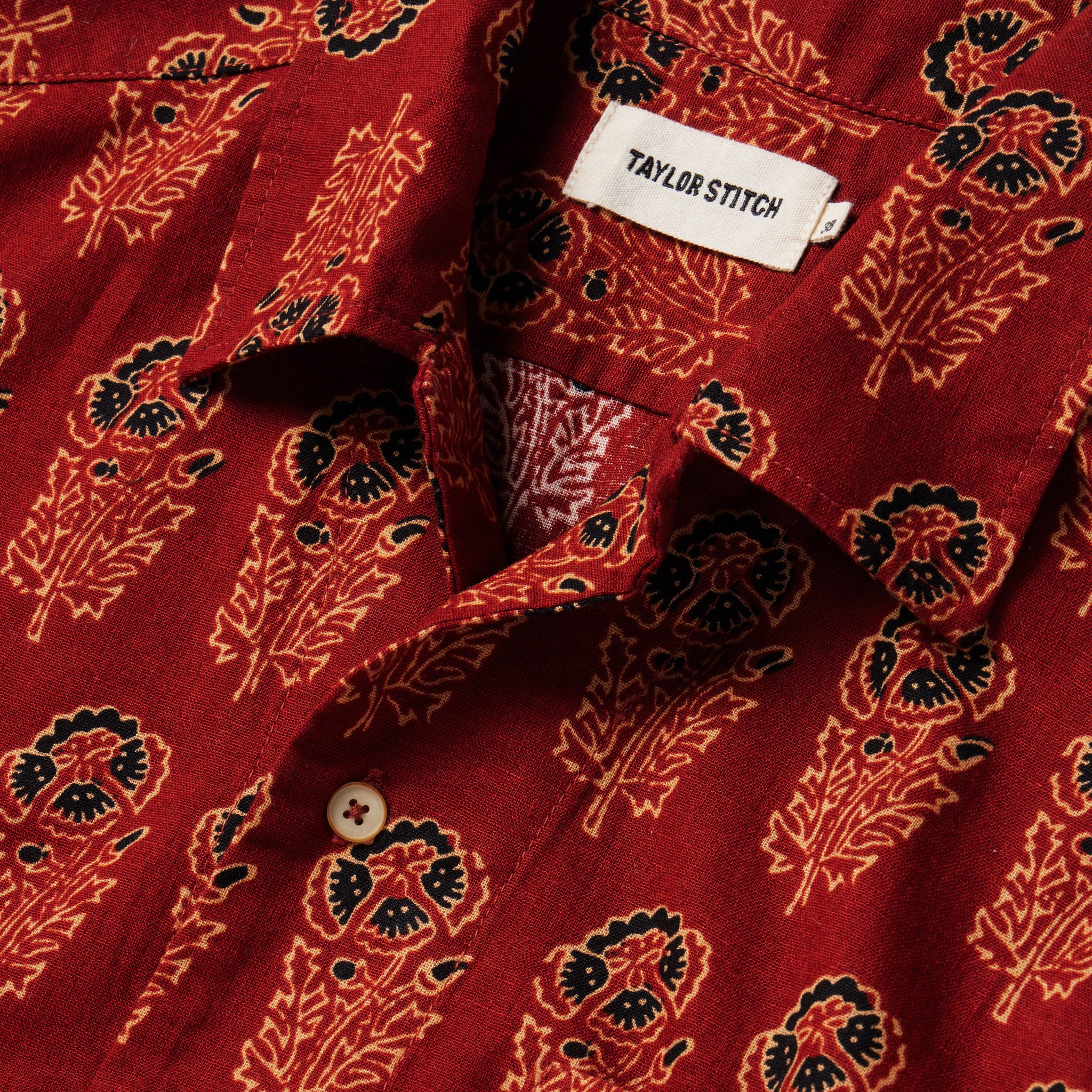The Short Sleeve Hawthorne in Rust Floral - Image 5