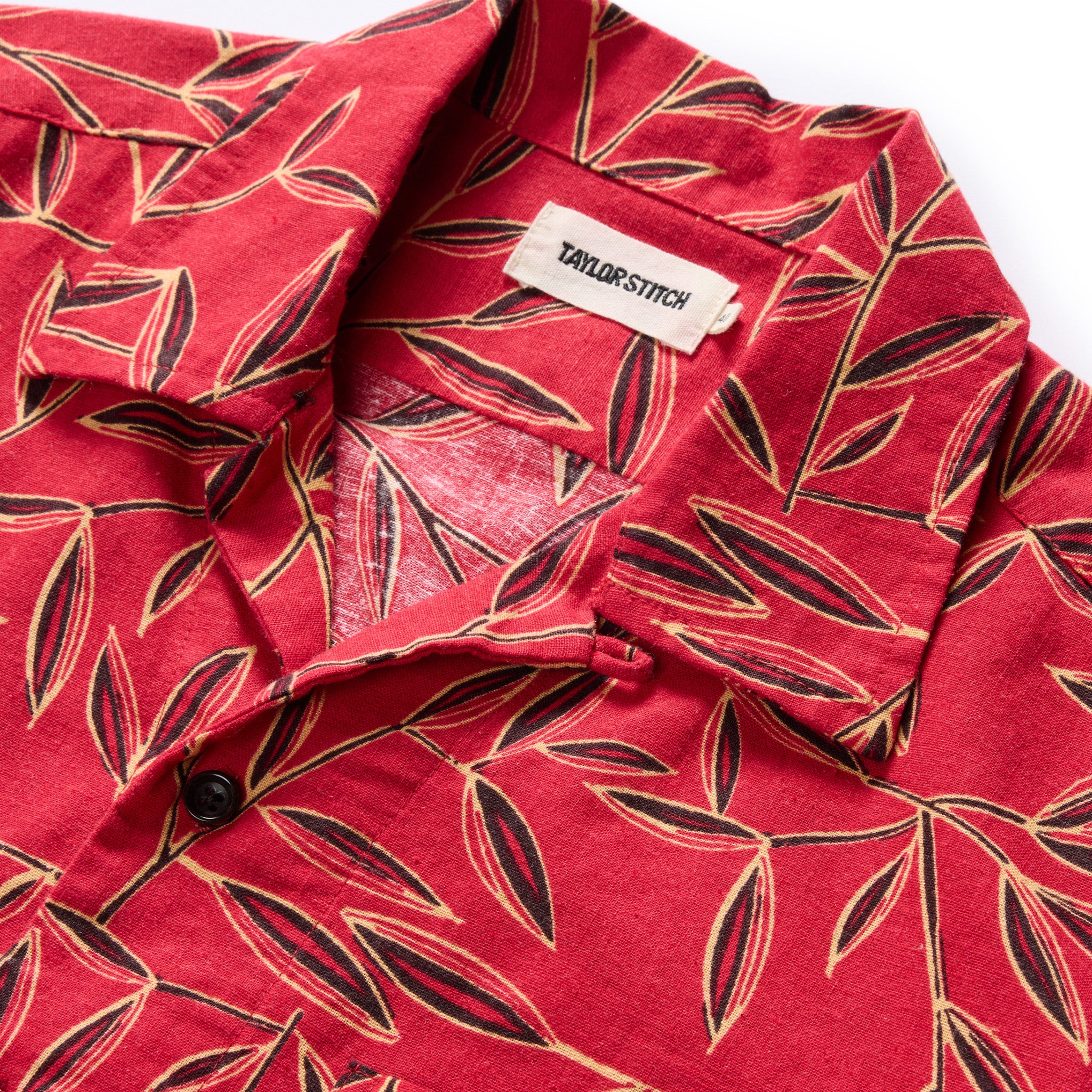 The Short Sleeve Hawthorne in Scarlet Thatch - Image 5