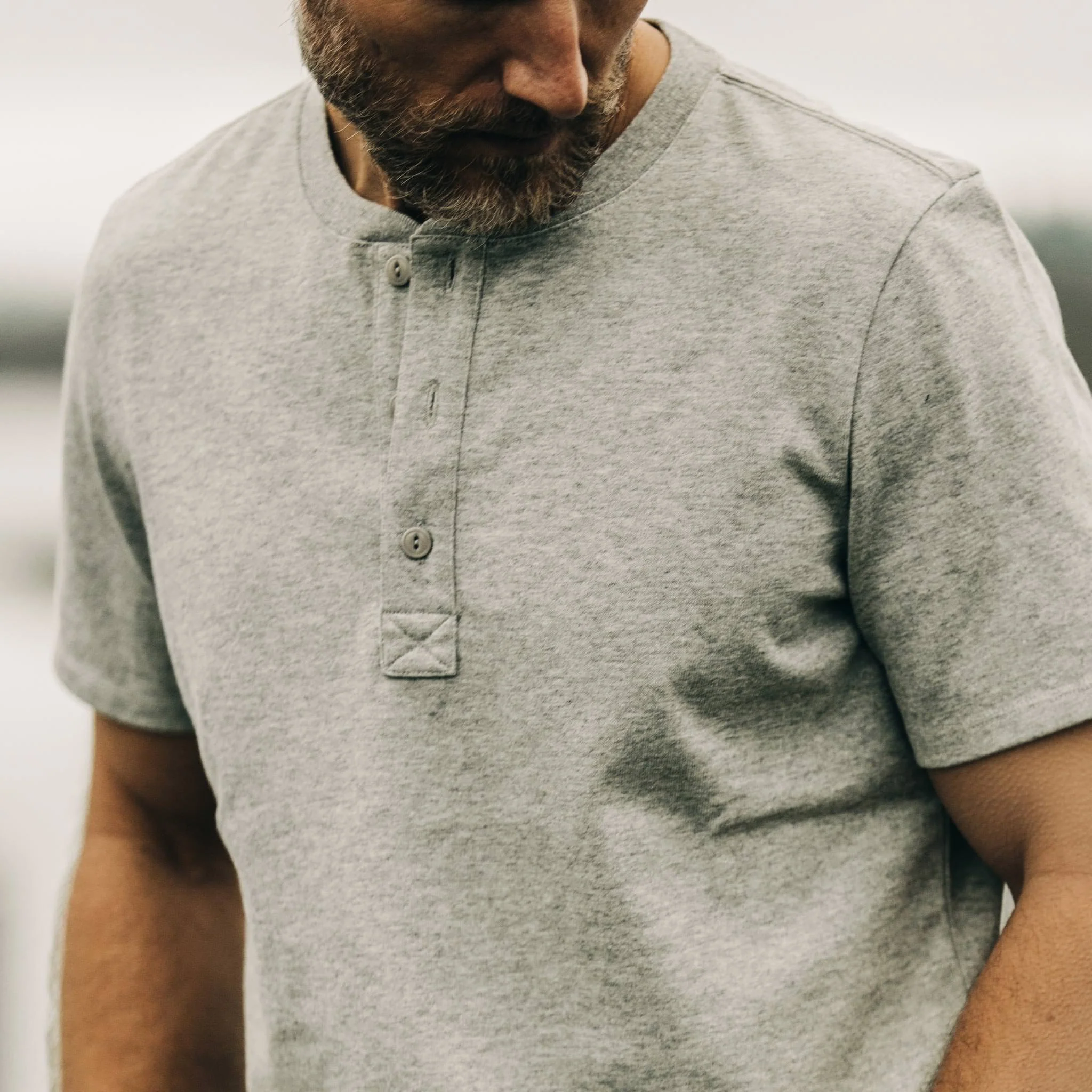 The Short Sleeve Heavy Bag Henley in Aluminum - Image 3