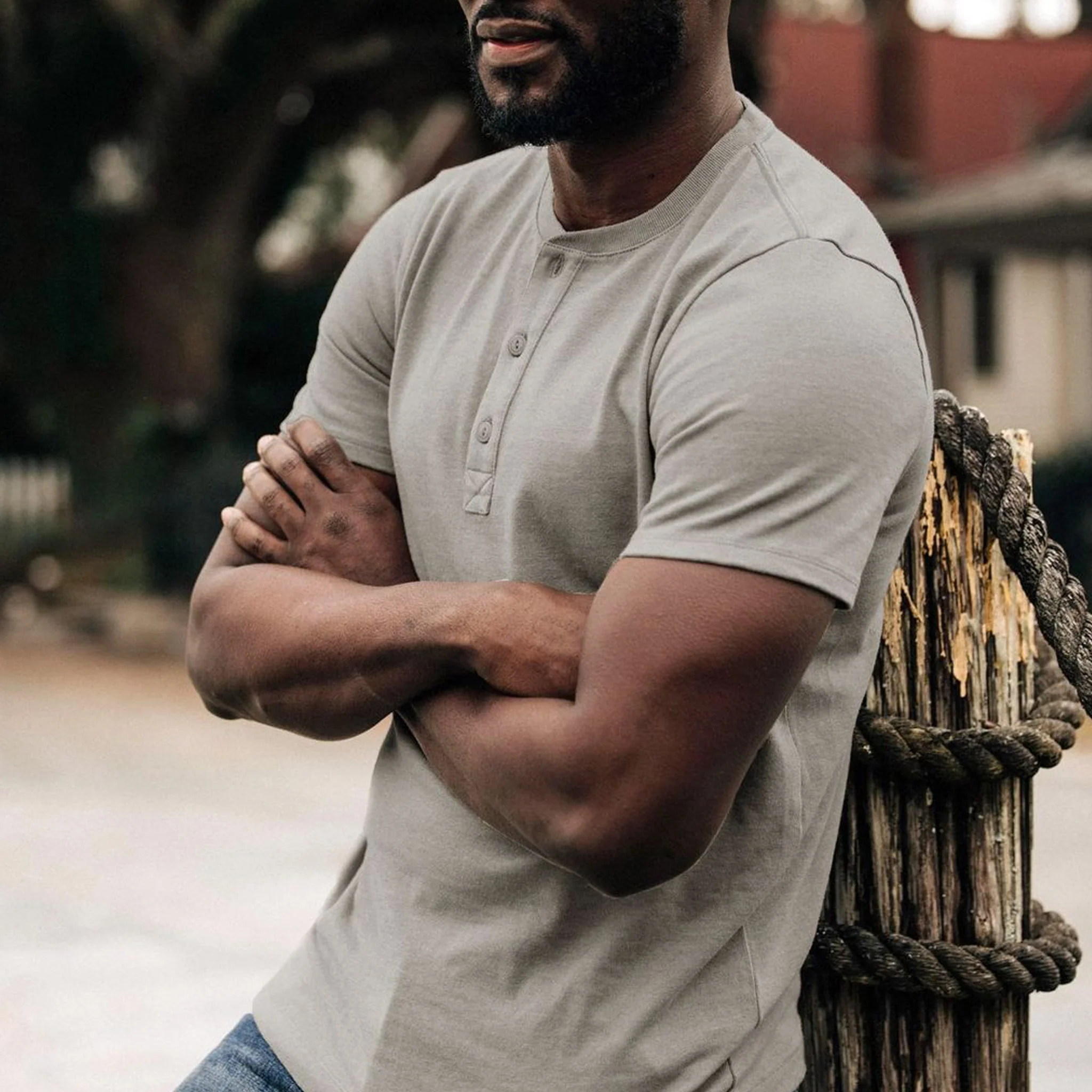 The Short Sleeve Heavy Bag Henley in Fog - Image 3