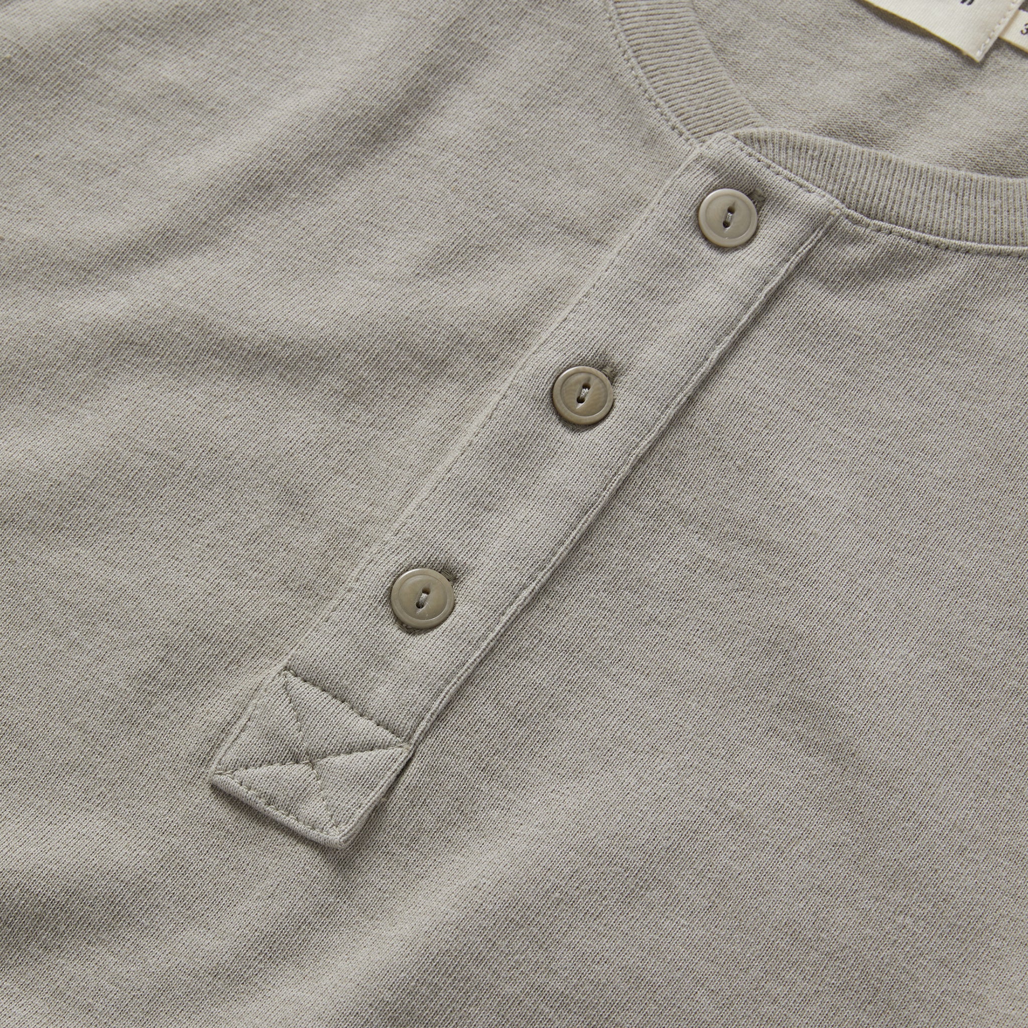 The Short Sleeve Heavy Bag Henley in Fog - Image 6