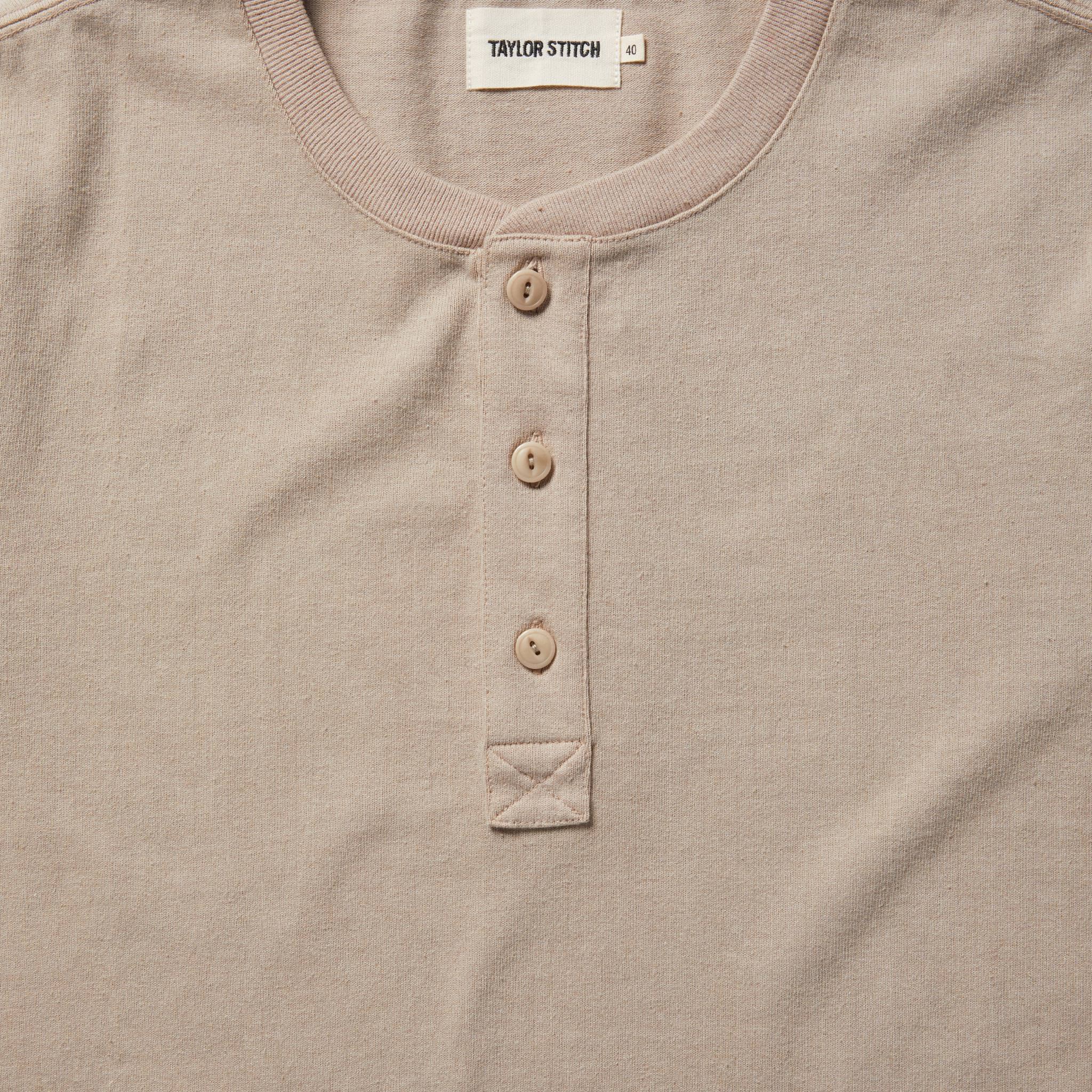 The Short Sleeve Heavy Bag Henley in Sand - Image 5