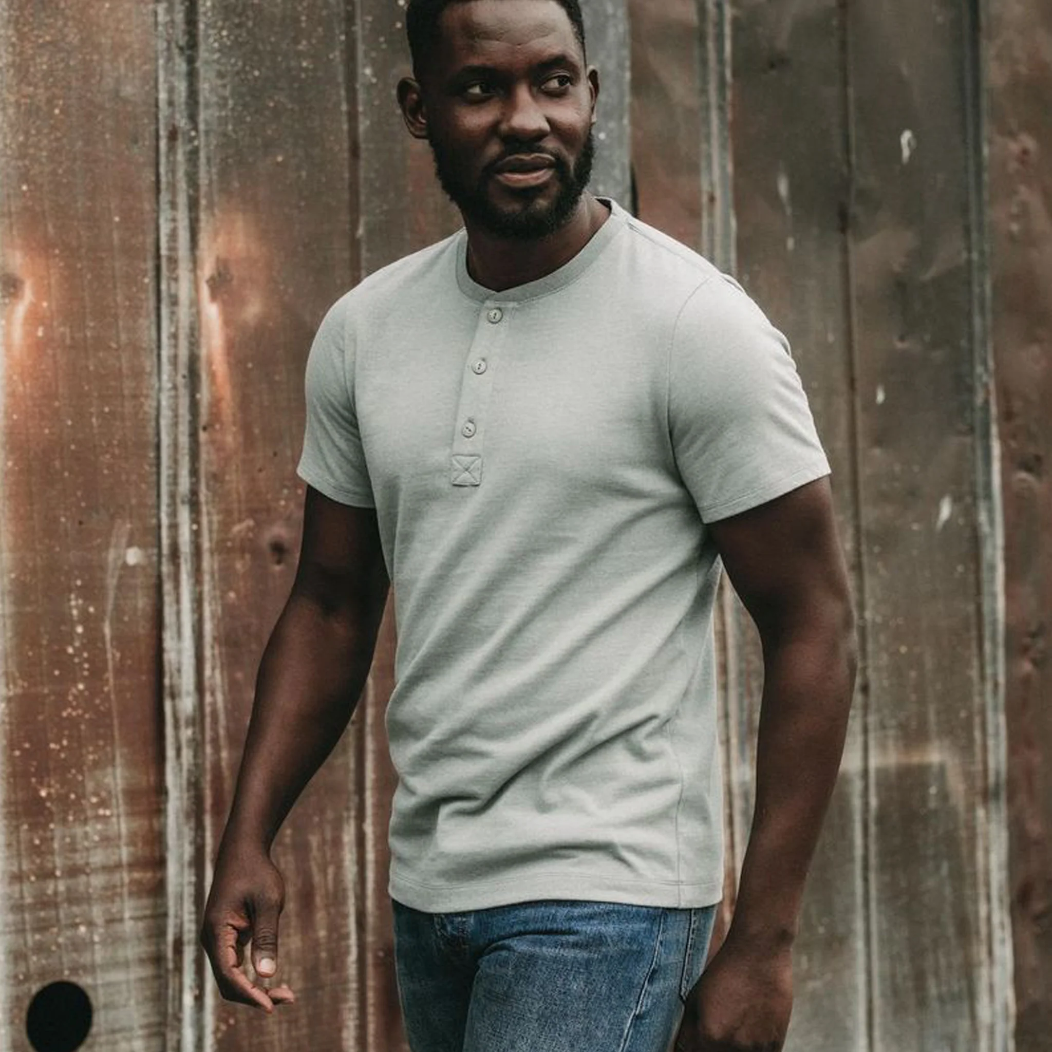The Short Sleeve Heavy Bag Henley in Slate - Image 3