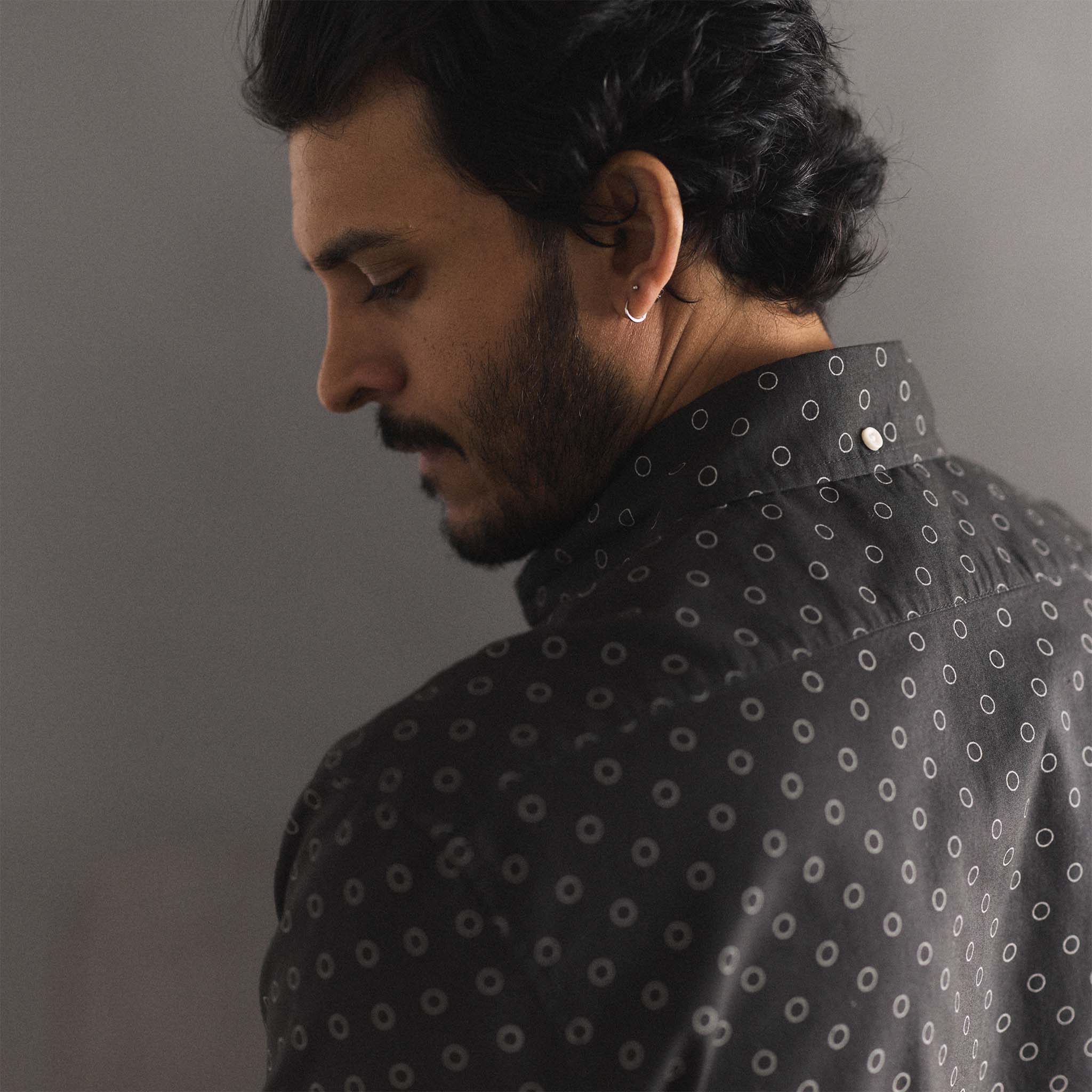 The Short Sleeve Jack in Asphalt Dot - Image 4