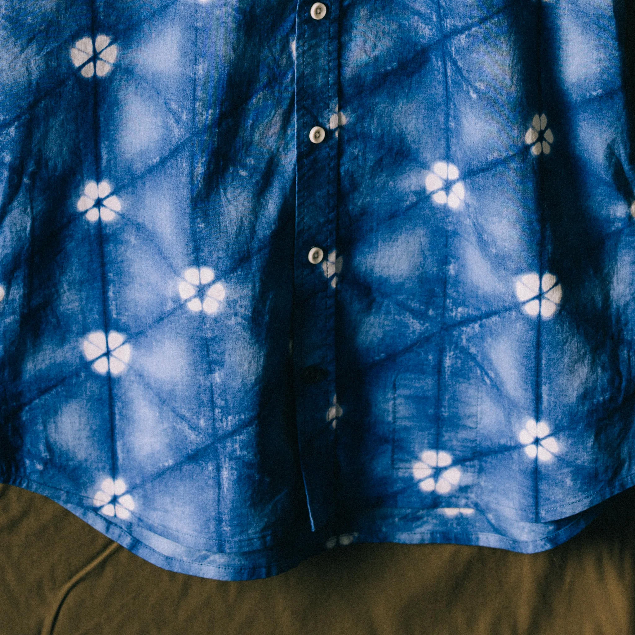 The Short Sleeve Jack in Deep Navy Floral - Image 3